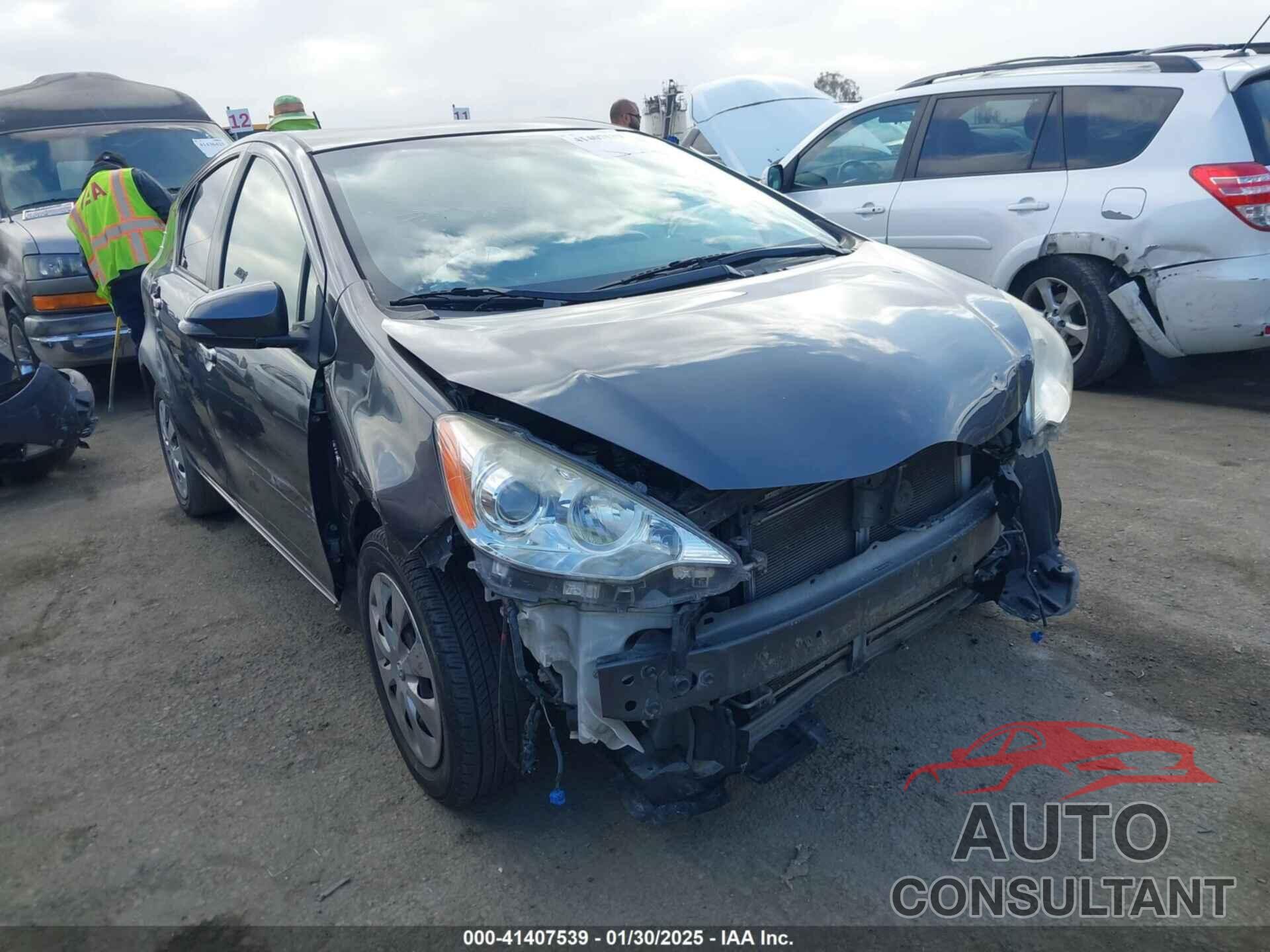 TOYOTA PRIUS C 2014 - JTDKDTB30E1575075