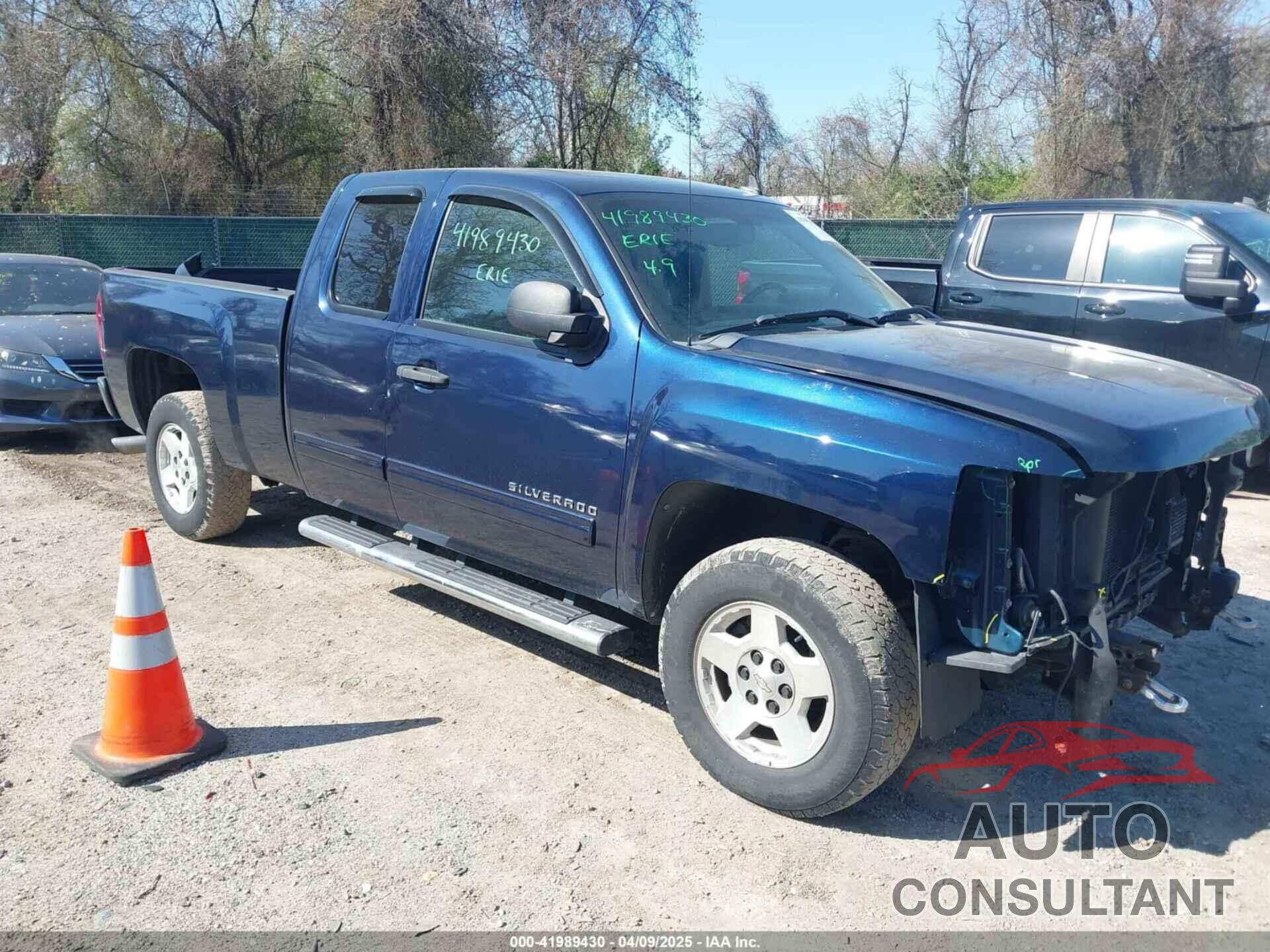 CHEVROLET SILVERADO 1500 2011 - 1GCRCSE04BZ376640