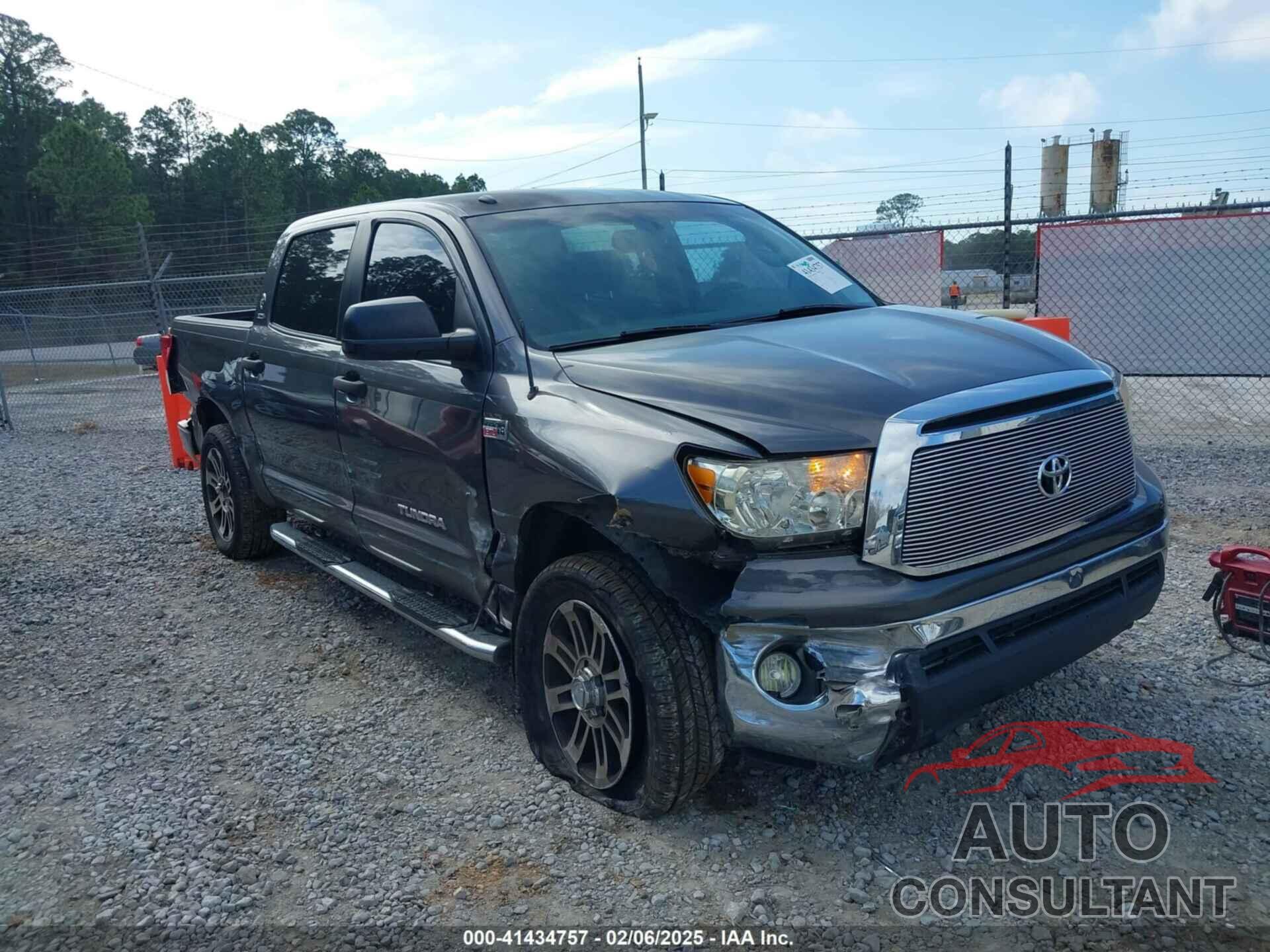 TOYOTA TUNDRA 2013 - 5TFDW5F17DX321317