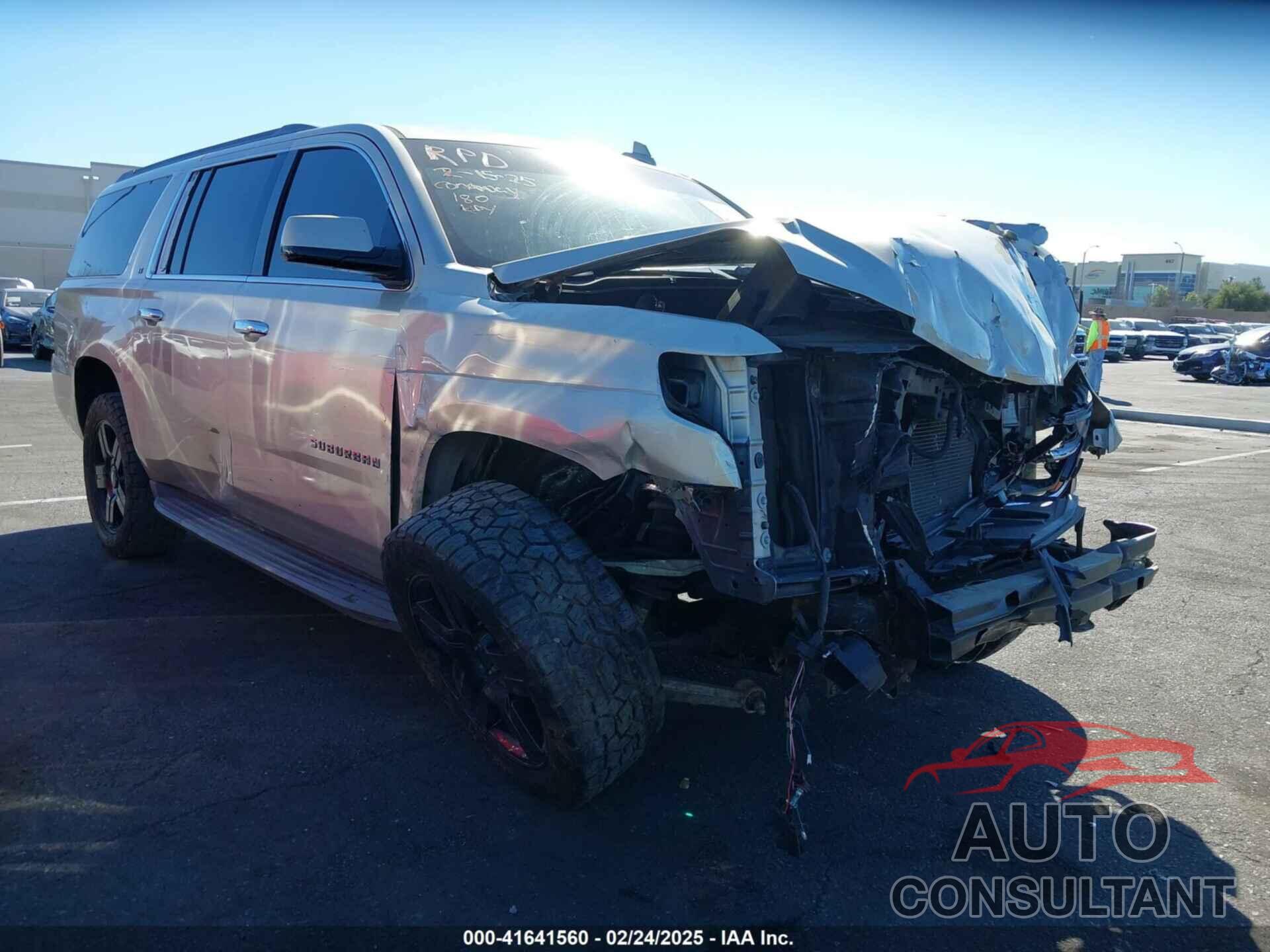 CHEVROLET SUBURBAN 1500 2015 - 1GNSCJKC1FR608117
