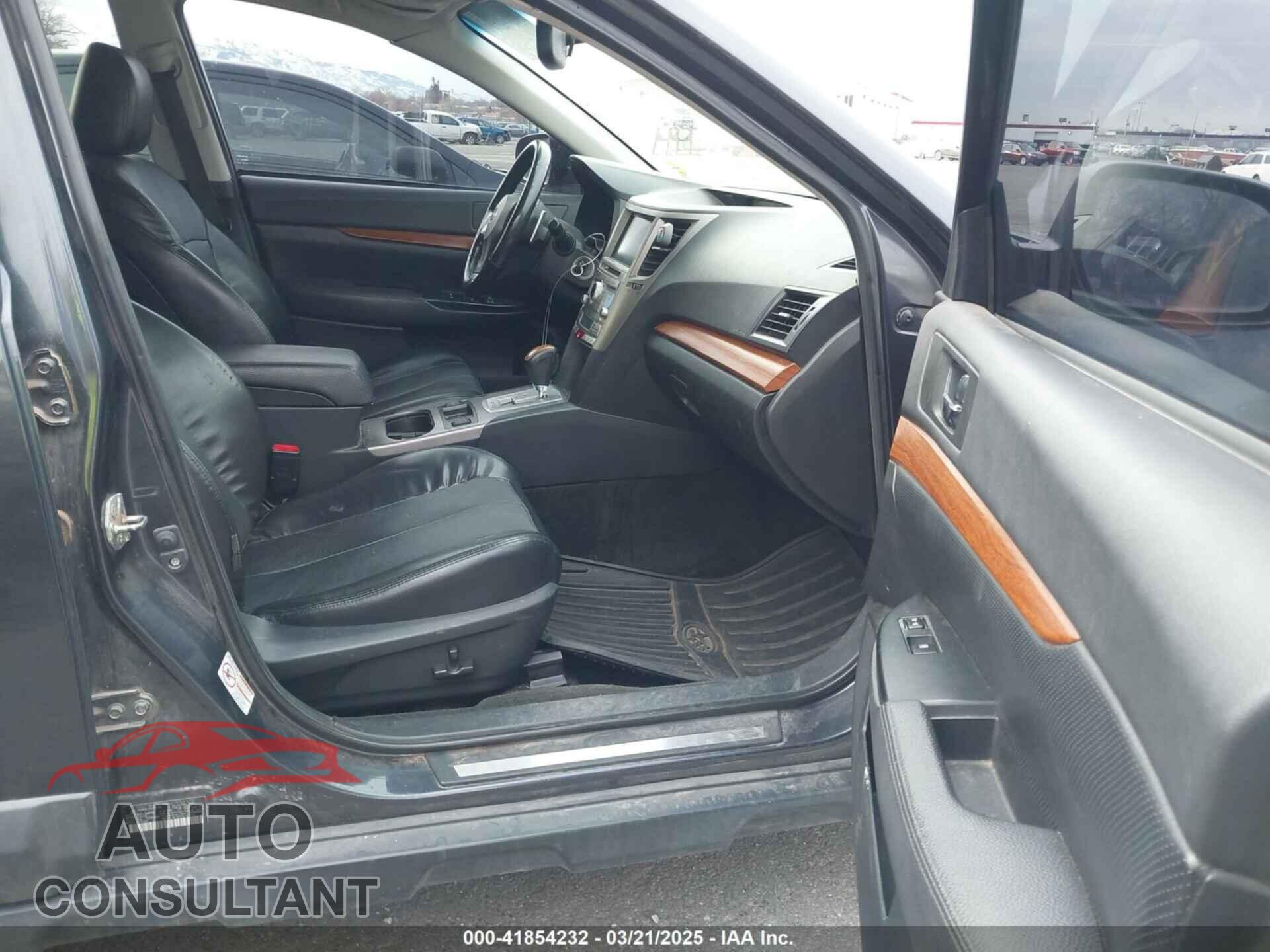 SUBARU OUTBACK 2013 - 4S4BRBLC4D3257159