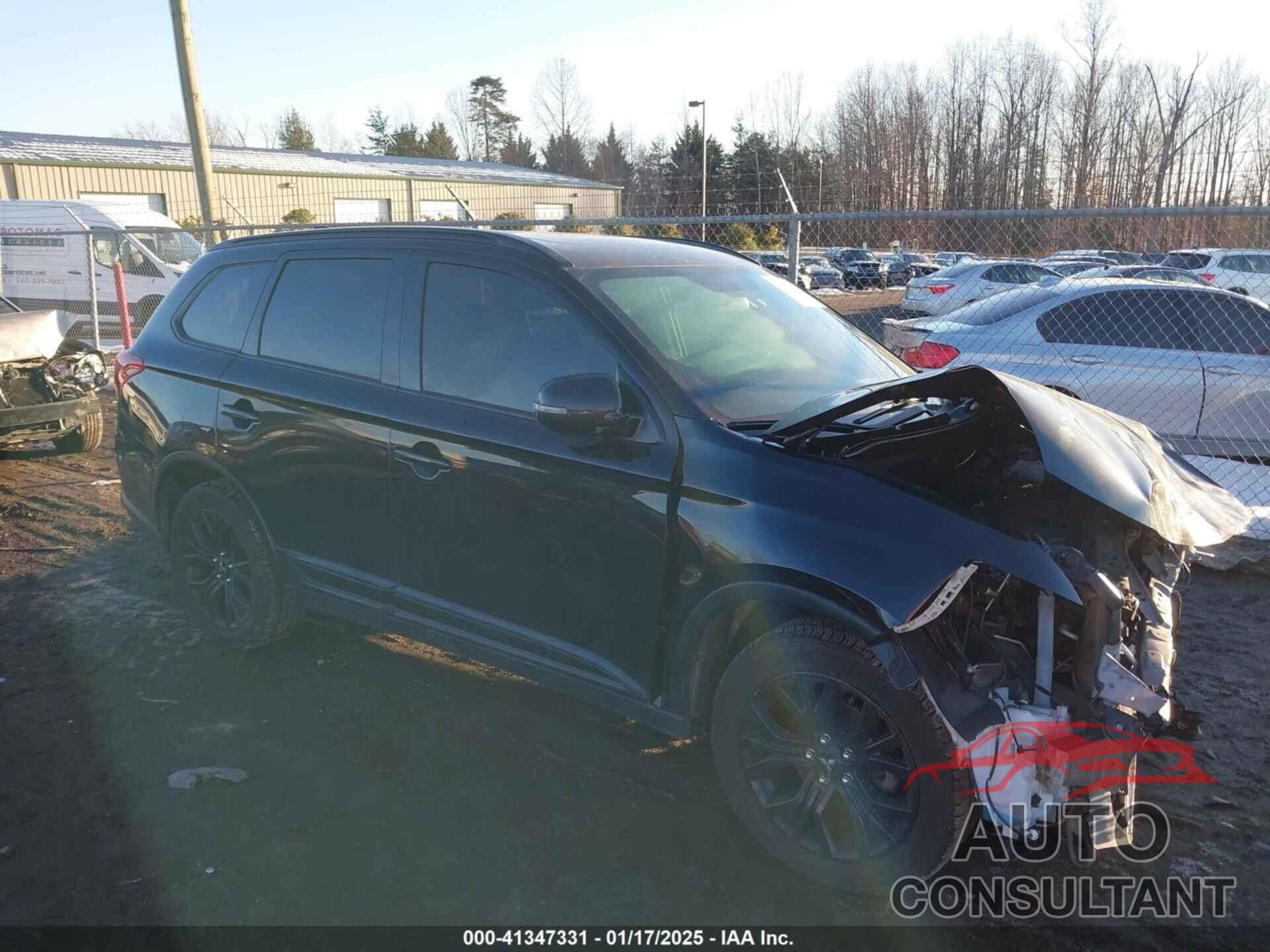 MITSUBISHI OUTLANDER 2018 - JA4AZ3A36JZ019681
