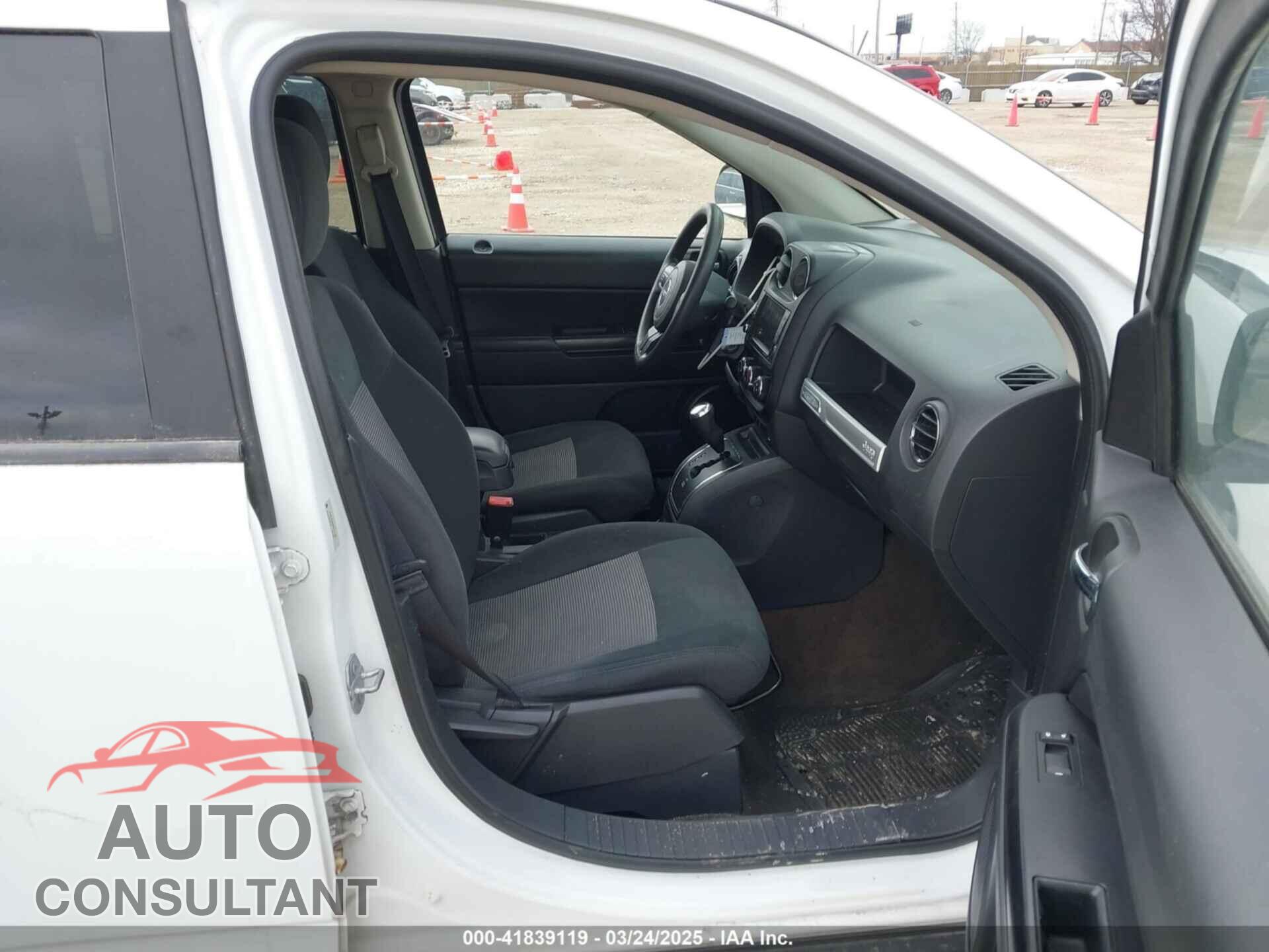 JEEP COMPASS 2015 - 1C4NJCBBXFD111143
