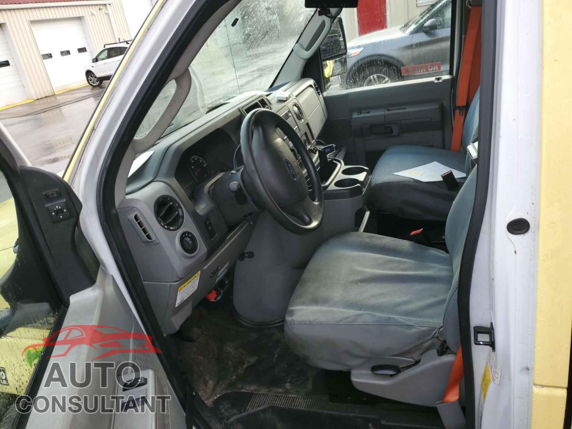 FORD ECONOLINE 2018 - 1FDXE4FS2JDC33285