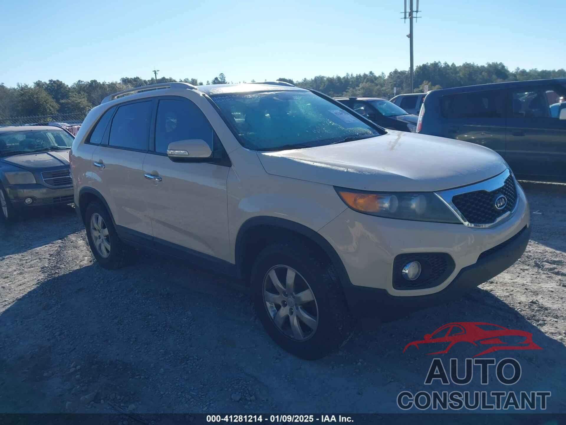 KIA SORENTO 2011 - 5XYKT4A18BG015146