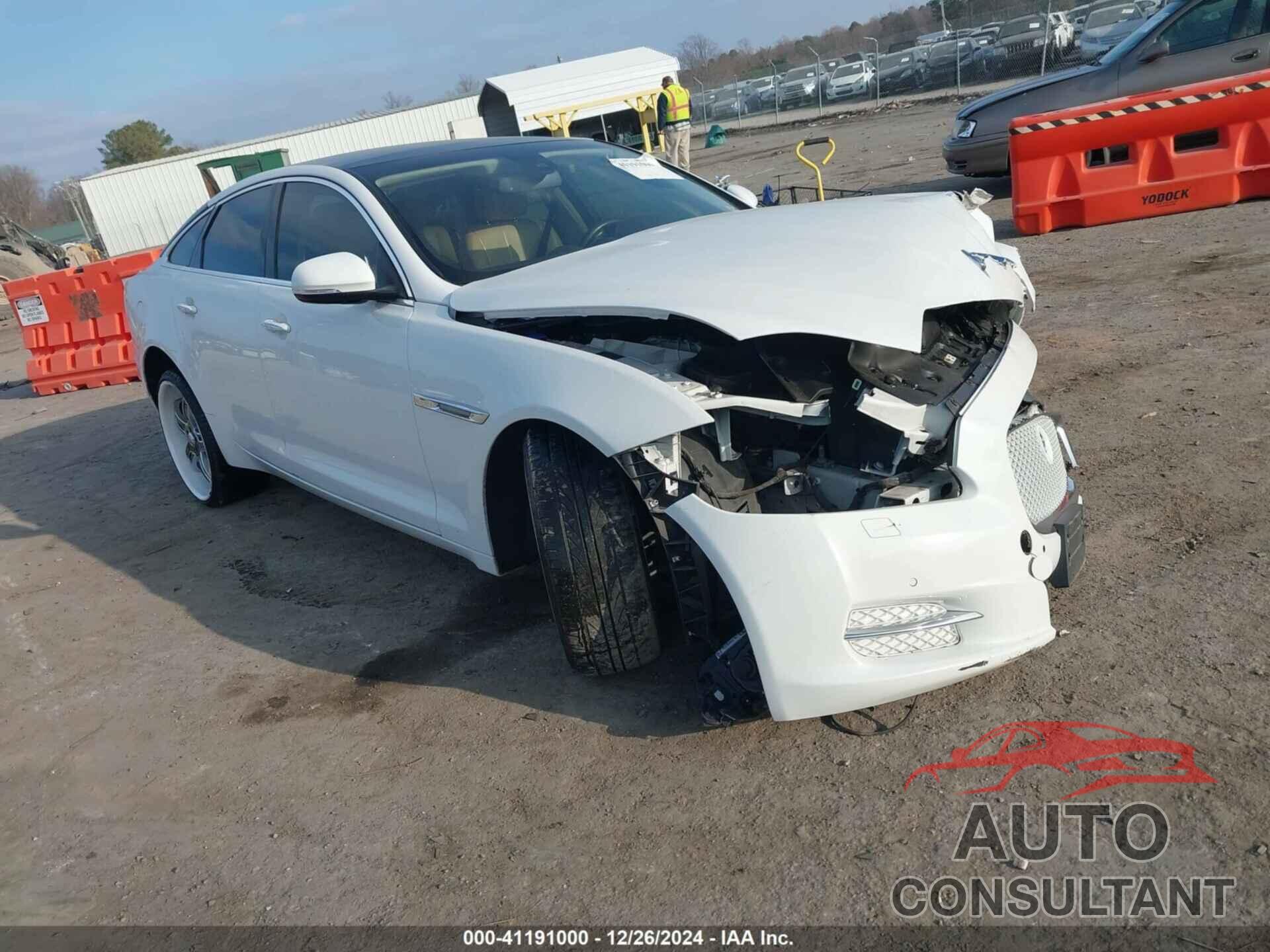 JAGUAR XJ 2011 - SAJWA1CB7BLV06096