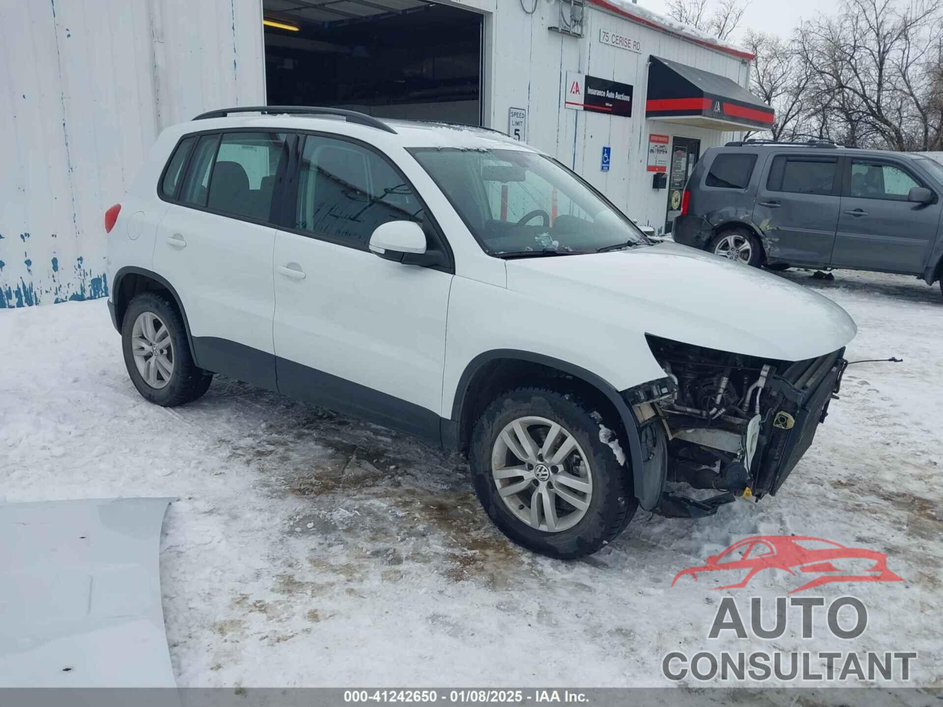 VOLKSWAGEN TIGUAN 2017 - WVGBV7AX3HW509986