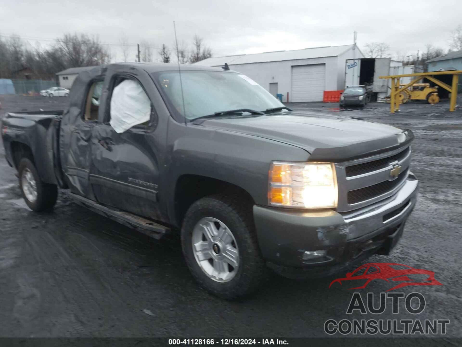 CHEVROLET SILVERADO 1500 2011 - 1GCRKSE32BZ351913