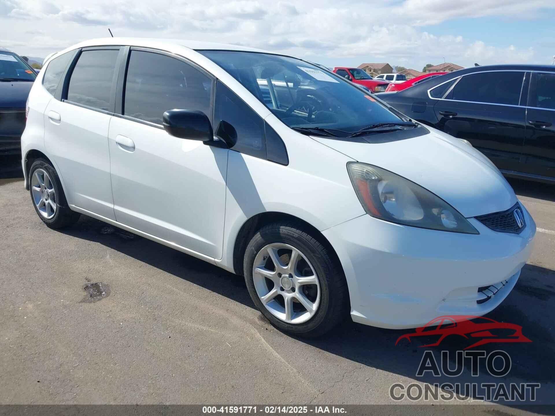 HONDA FIT 2011 - JHMGE8H38BC028397