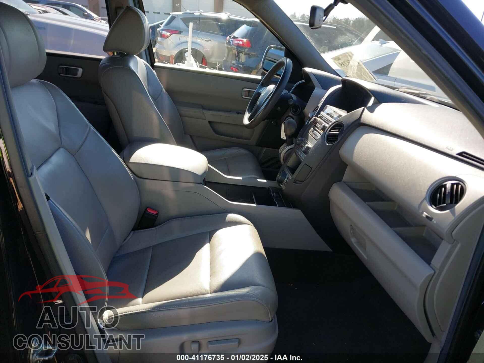 HONDA PILOT 2013 - 5FNYF4H67DB011165