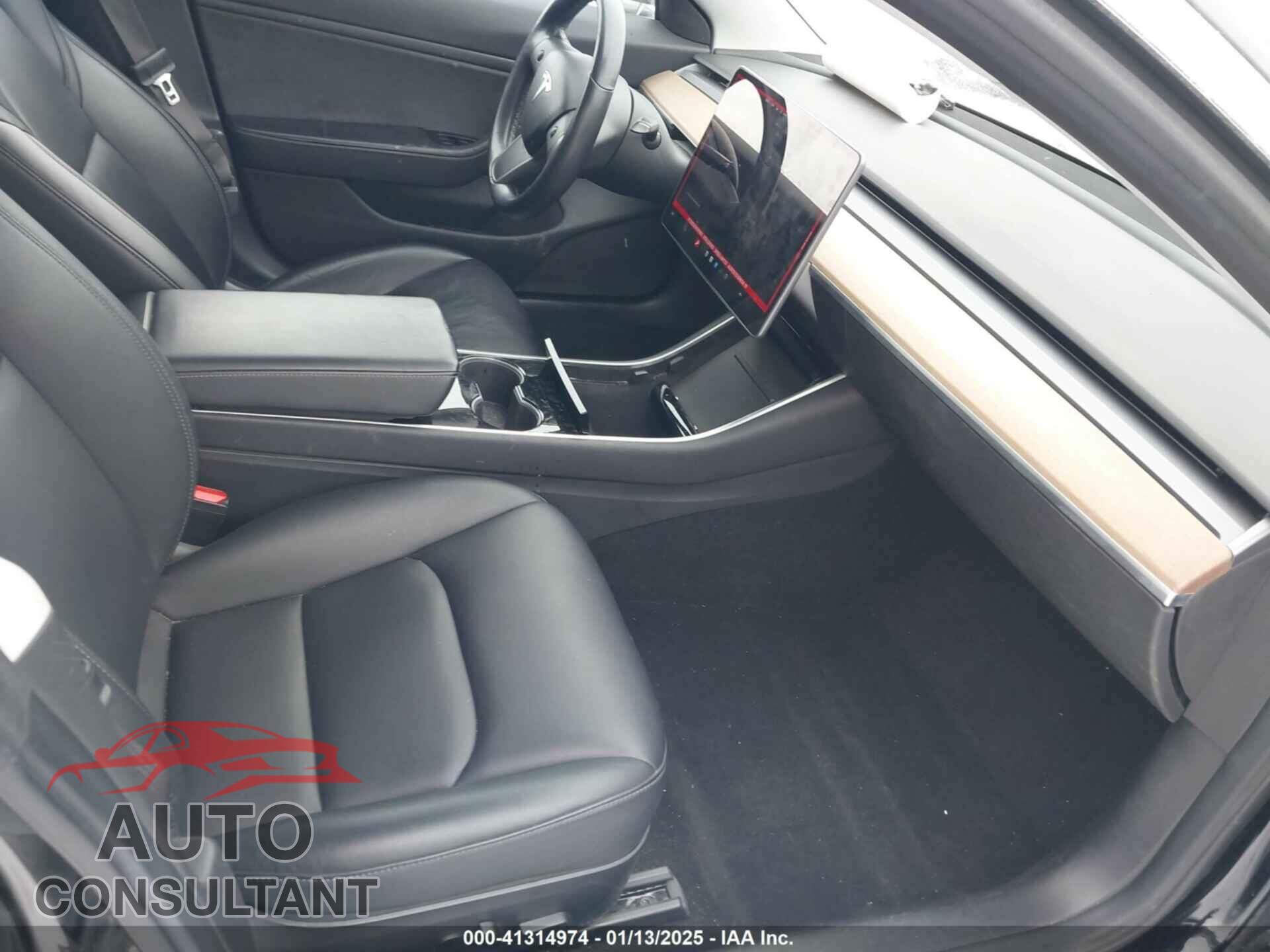 TESLA MODEL 3 2018 - 5YJ3E1EA2JF071855