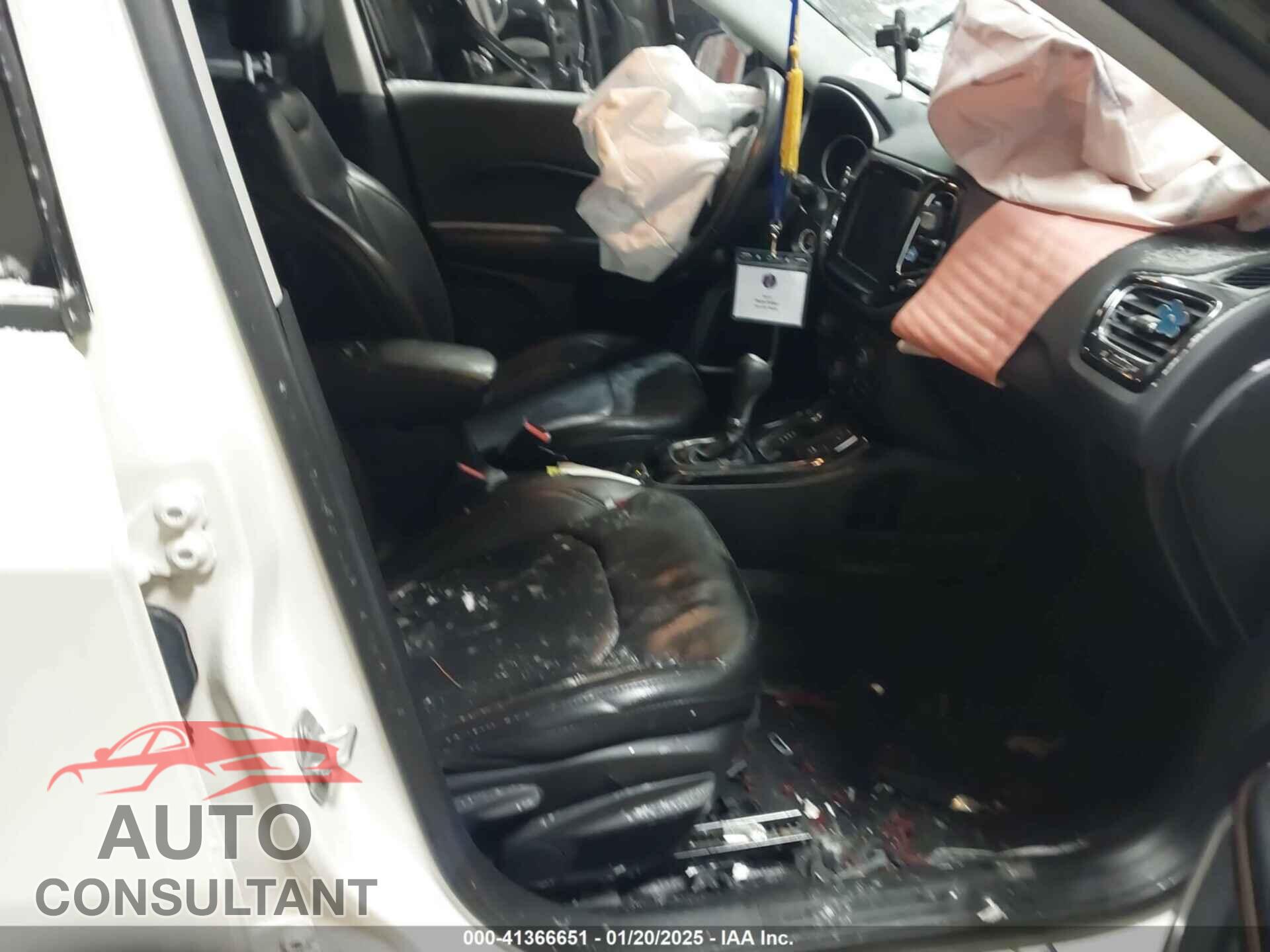 JEEP COMPASS 2020 - 3C4NJDCB3LT120048