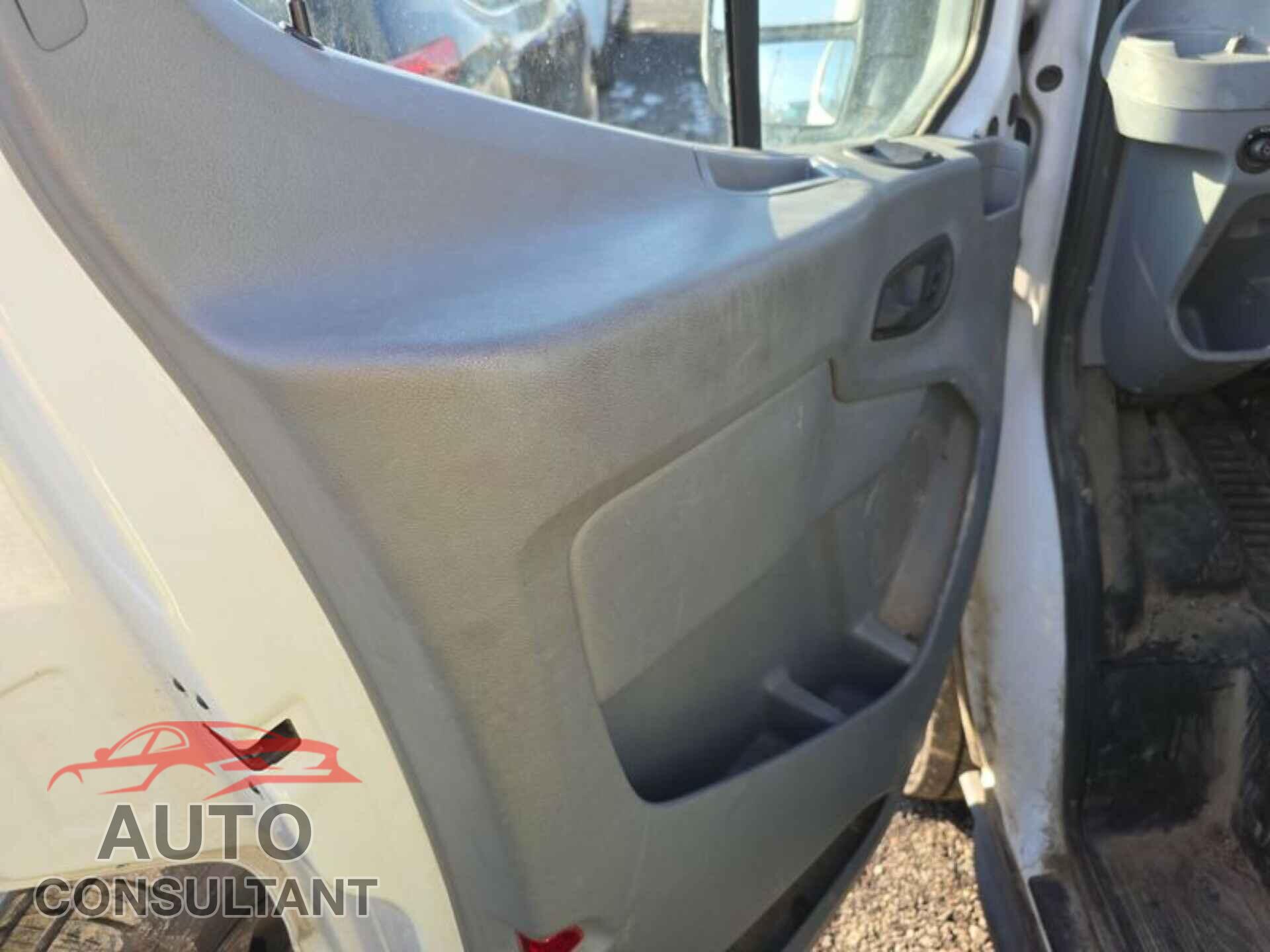FORD TRANSIT 2018 - 1FTBW2YM2JKB15604