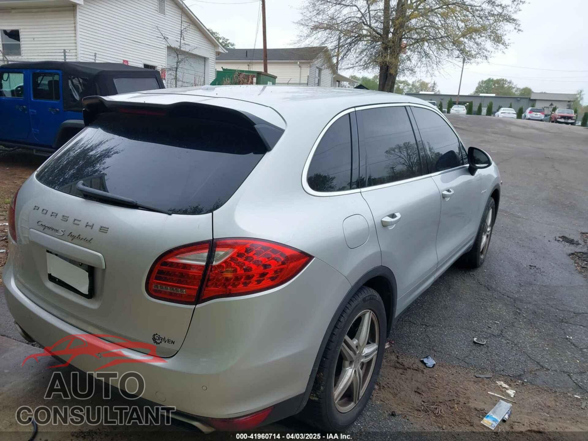 PORSCHE CAYENNE HYBRID 2012 - WP1AE2A2XCLA90082