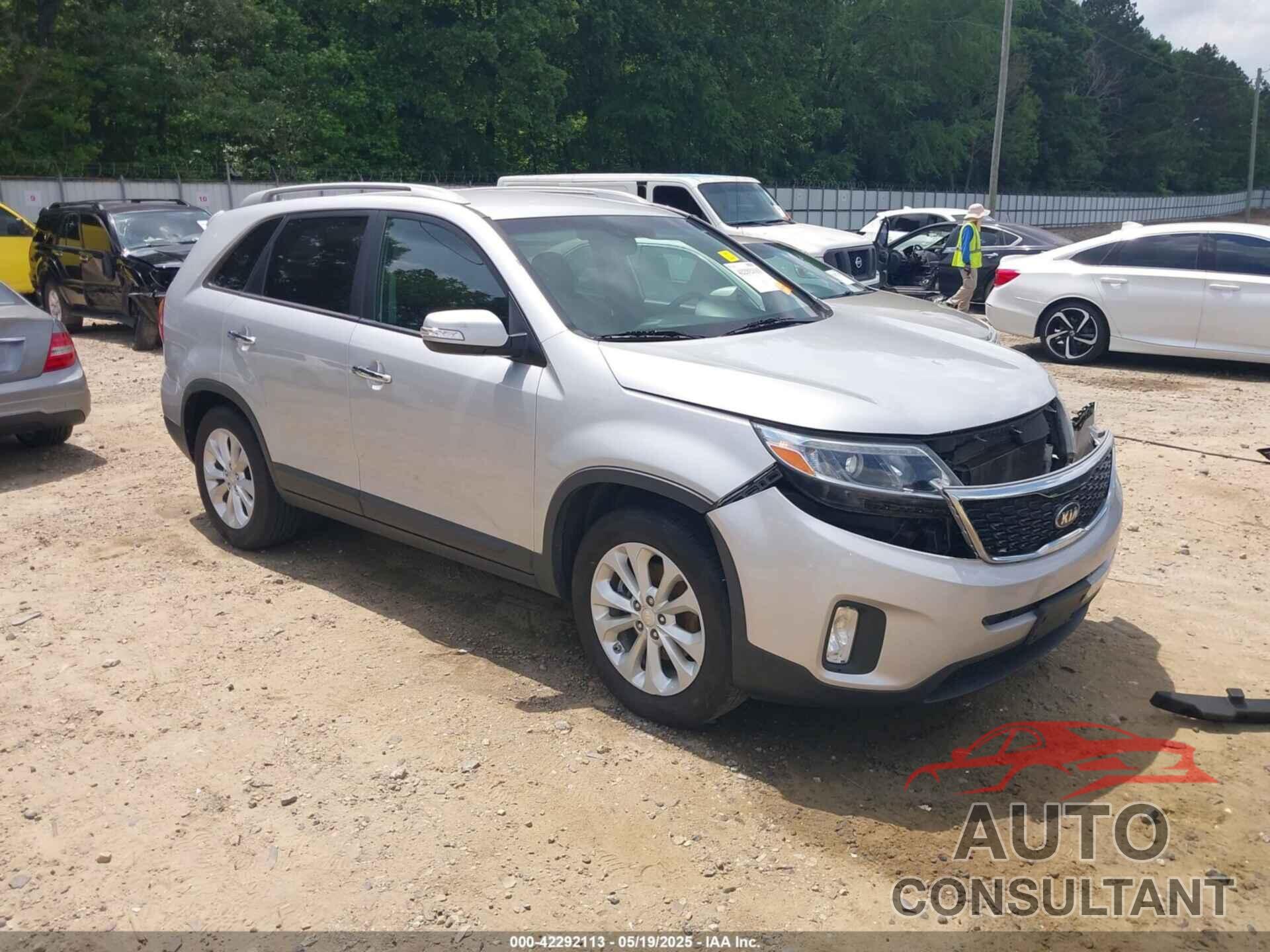KIA SORENTO 2014 - 5XYKU4A78EG492911