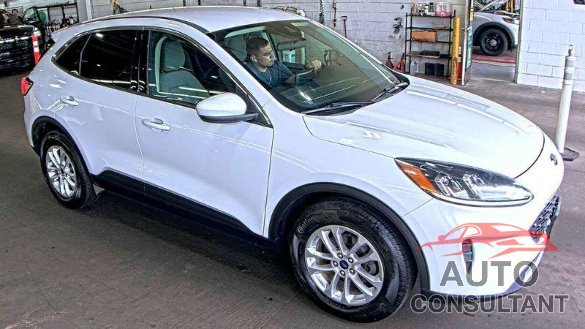 FORD ESCAPE 2020 - 1FMCU9G65LUB14830