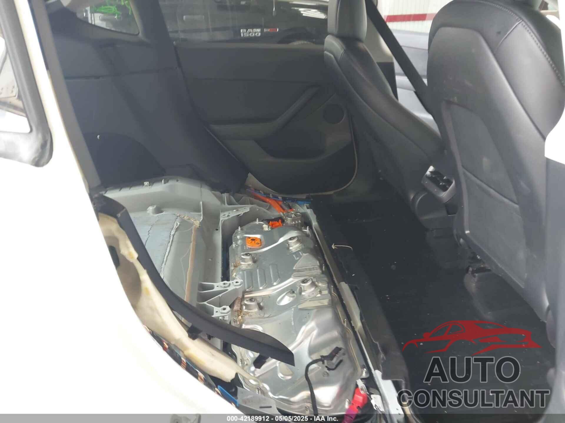 TESLA MODEL Y 2022 - 7SAYGDEE7NF460942