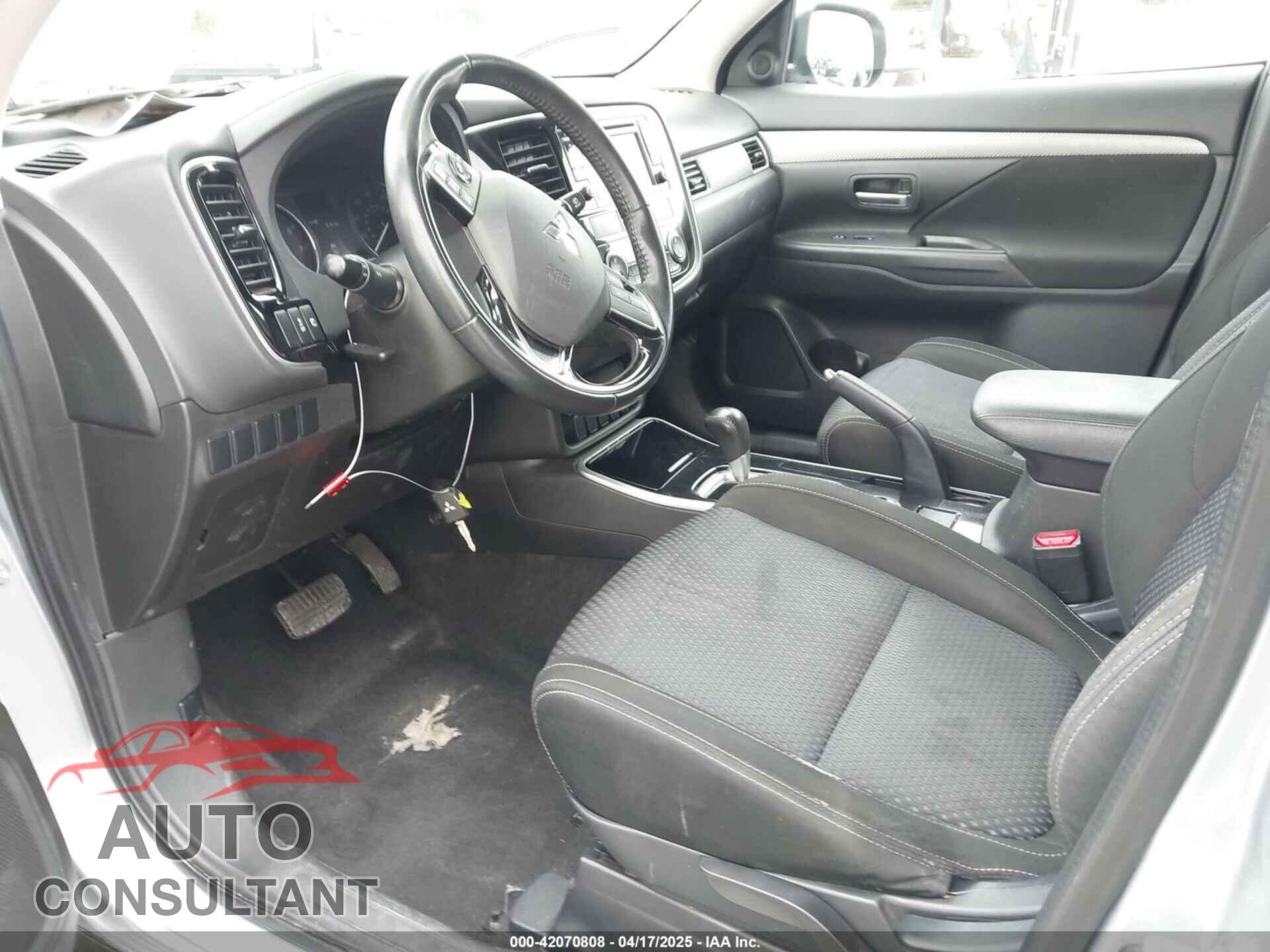 MITSUBISHI OUTLANDER 2017 - JA4AD2A38HZ044472