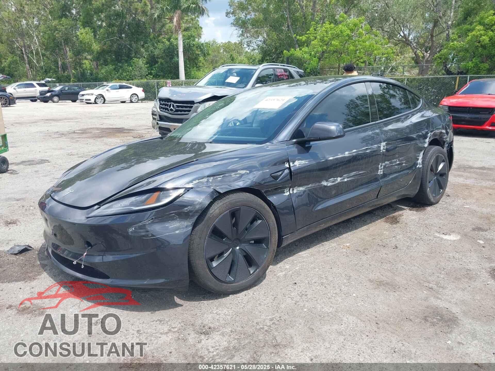 TESLA MODEL 3 2024 - 5YJ3E1EA3RF741585