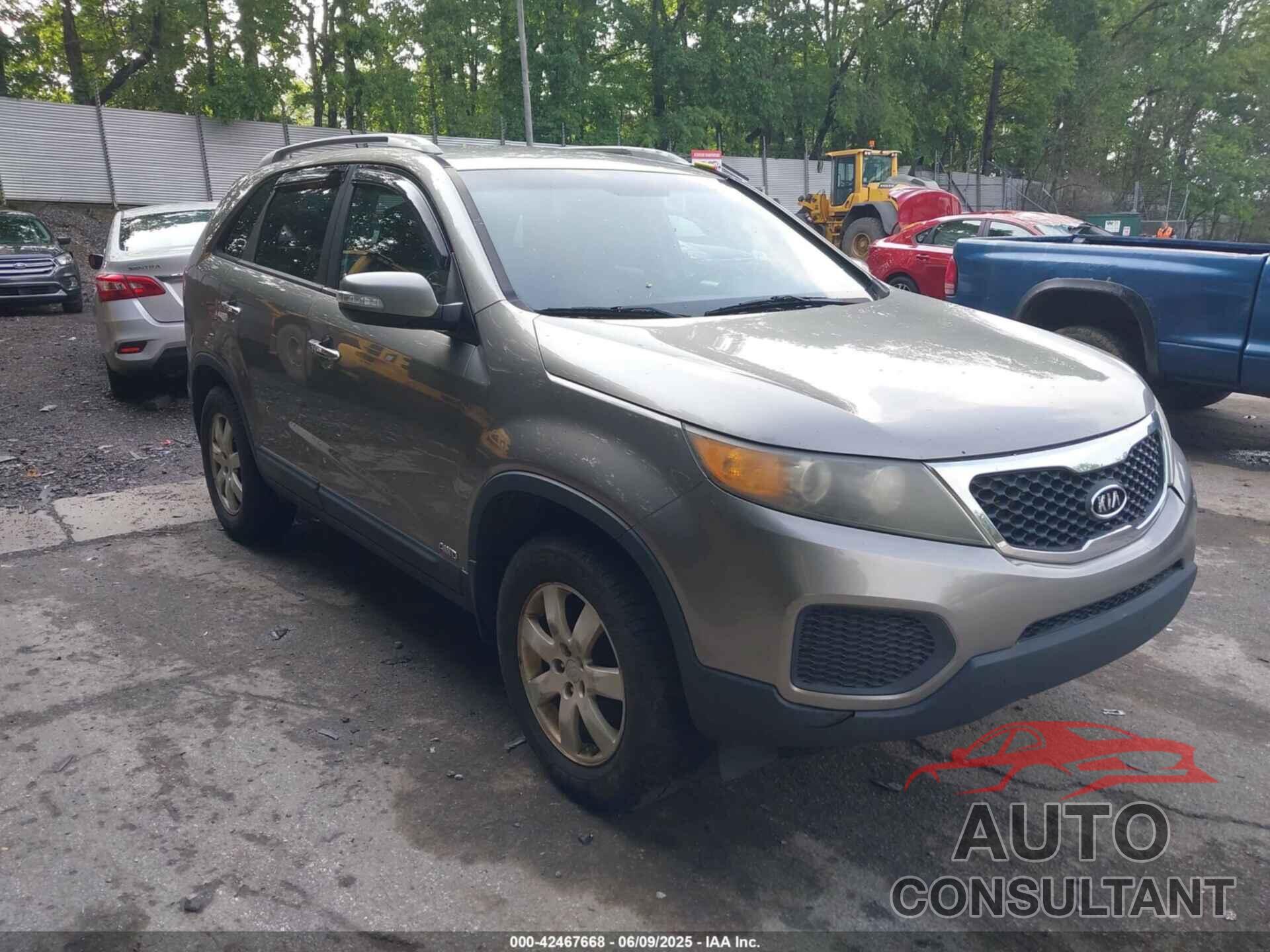 KIA SORENTO 2011 - 5XYKTDA27BG119796