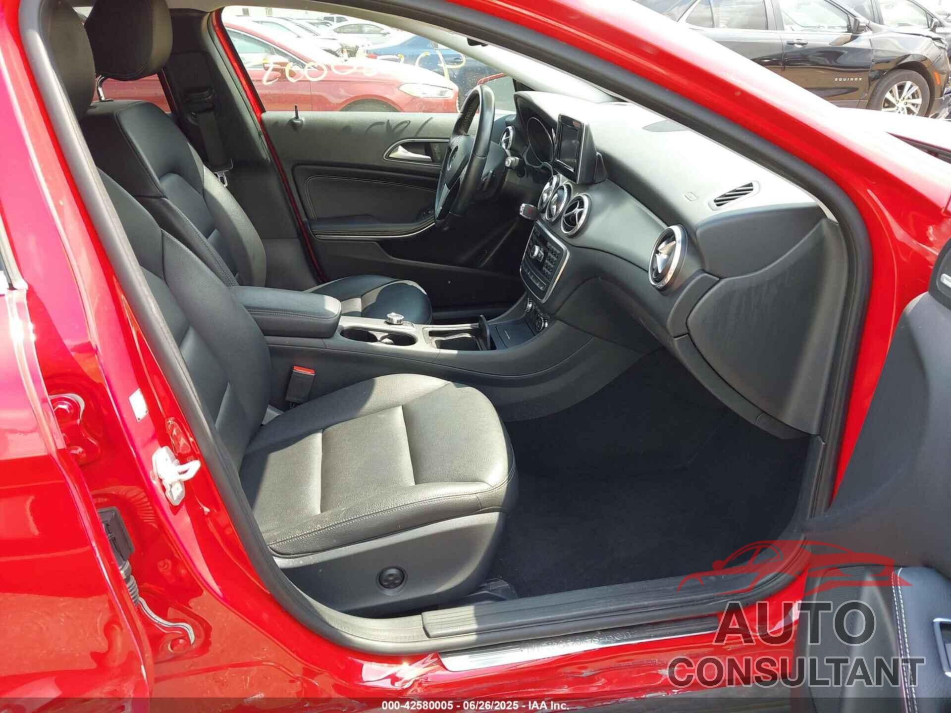MERCEDES-BENZ GLA 250 2015 - WDCTG4GB9FJ178364