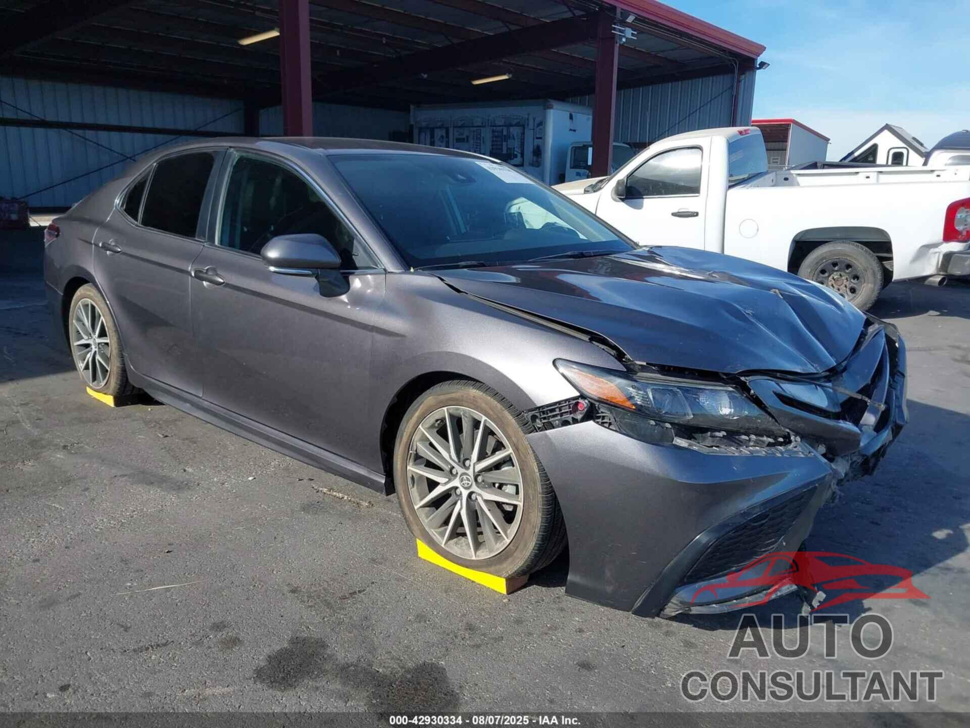 TOYOTA CAMRY 2022 - 4T1G11AK4NU638183