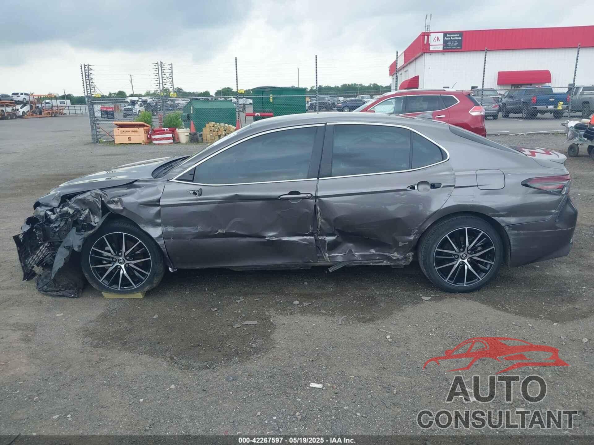 TOYOTA CAMRY 2023 - 4T1G11AK8PU798523