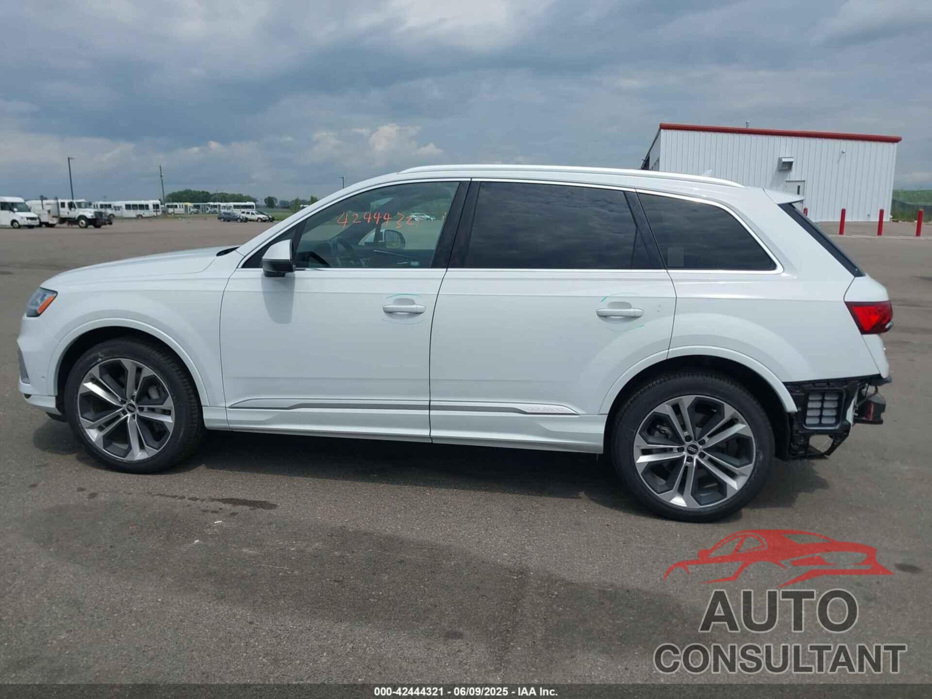 AUDI Q7 2021 - WA1LXAF75MD021454