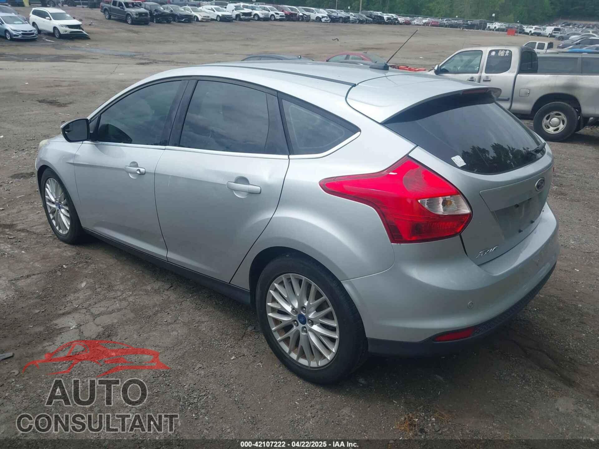 FORD FOCUS 2012 - 1FAHP3M27CL282576