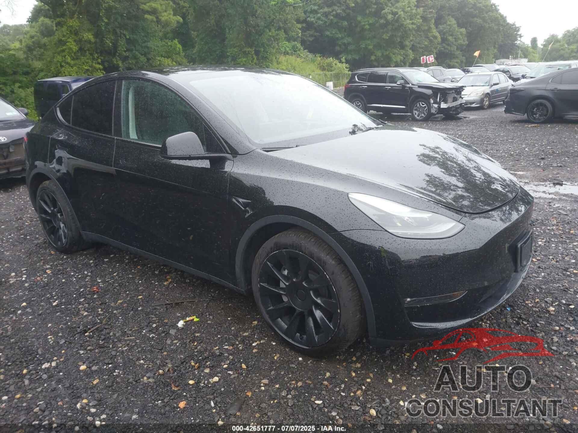 TESLA MODEL Y 2023 - 7SAYGDEE4PF857740