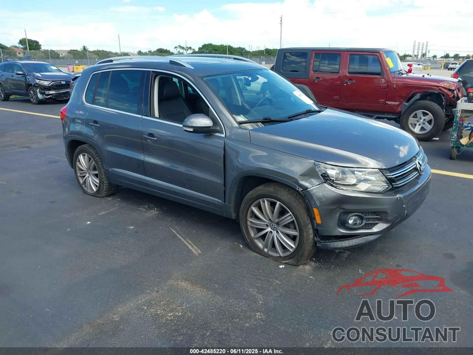 VOLKSWAGEN TIGUAN 2016 - WVGAV7AX5GW523799