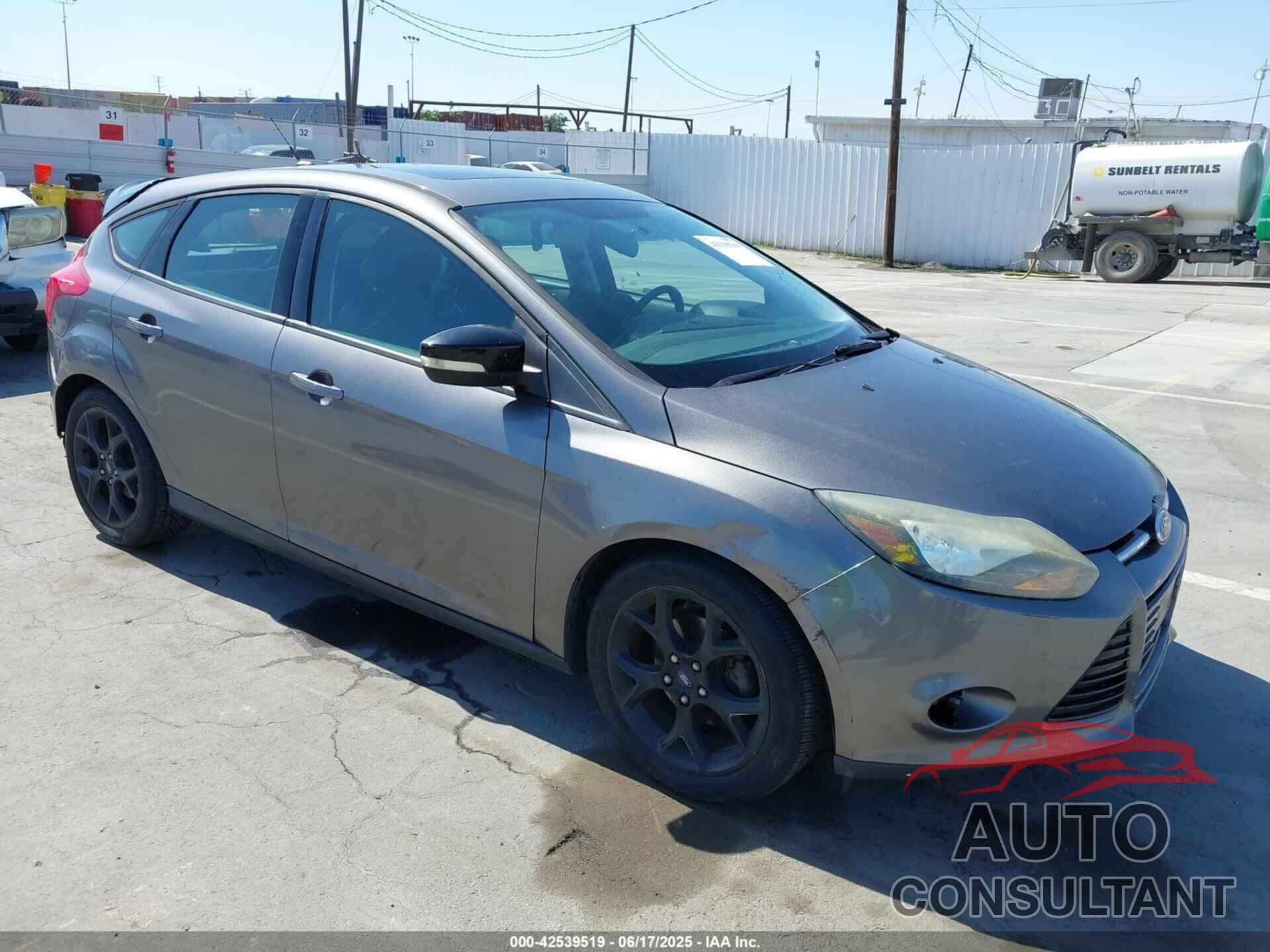 FORD FOCUS 2013 - 1FADP3K21DL374625