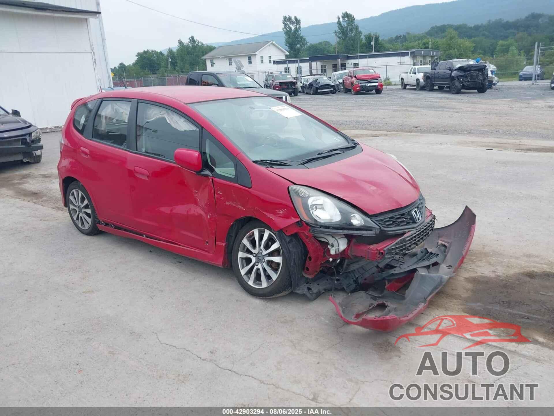 HONDA FIT 2013 - JHMGE8H56DC022134