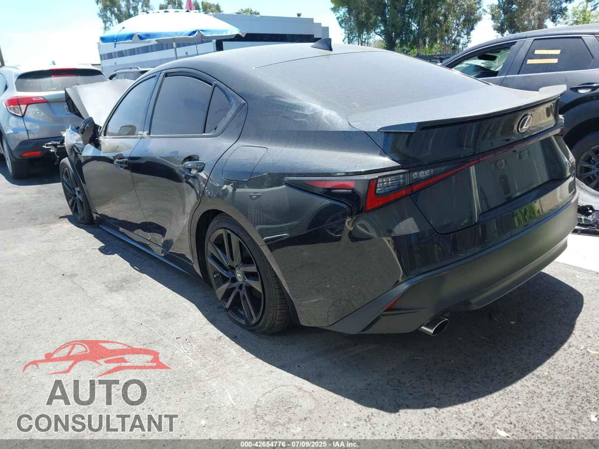 LEXUS IS 300 2021 - JTHCA1D20M5116057
