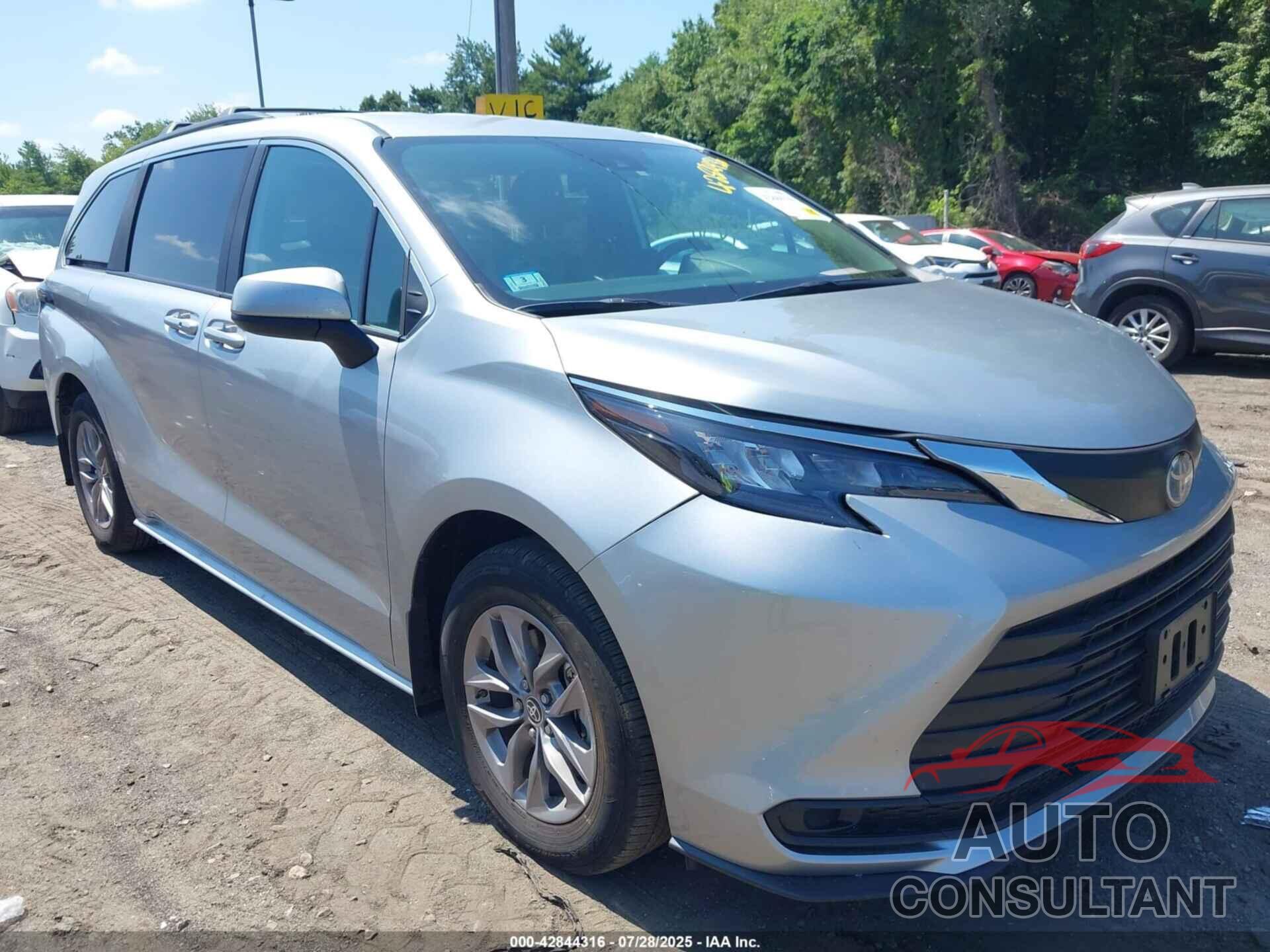 TOYOTA SIENNA 2025 - 5TDKSKFC0SS178877