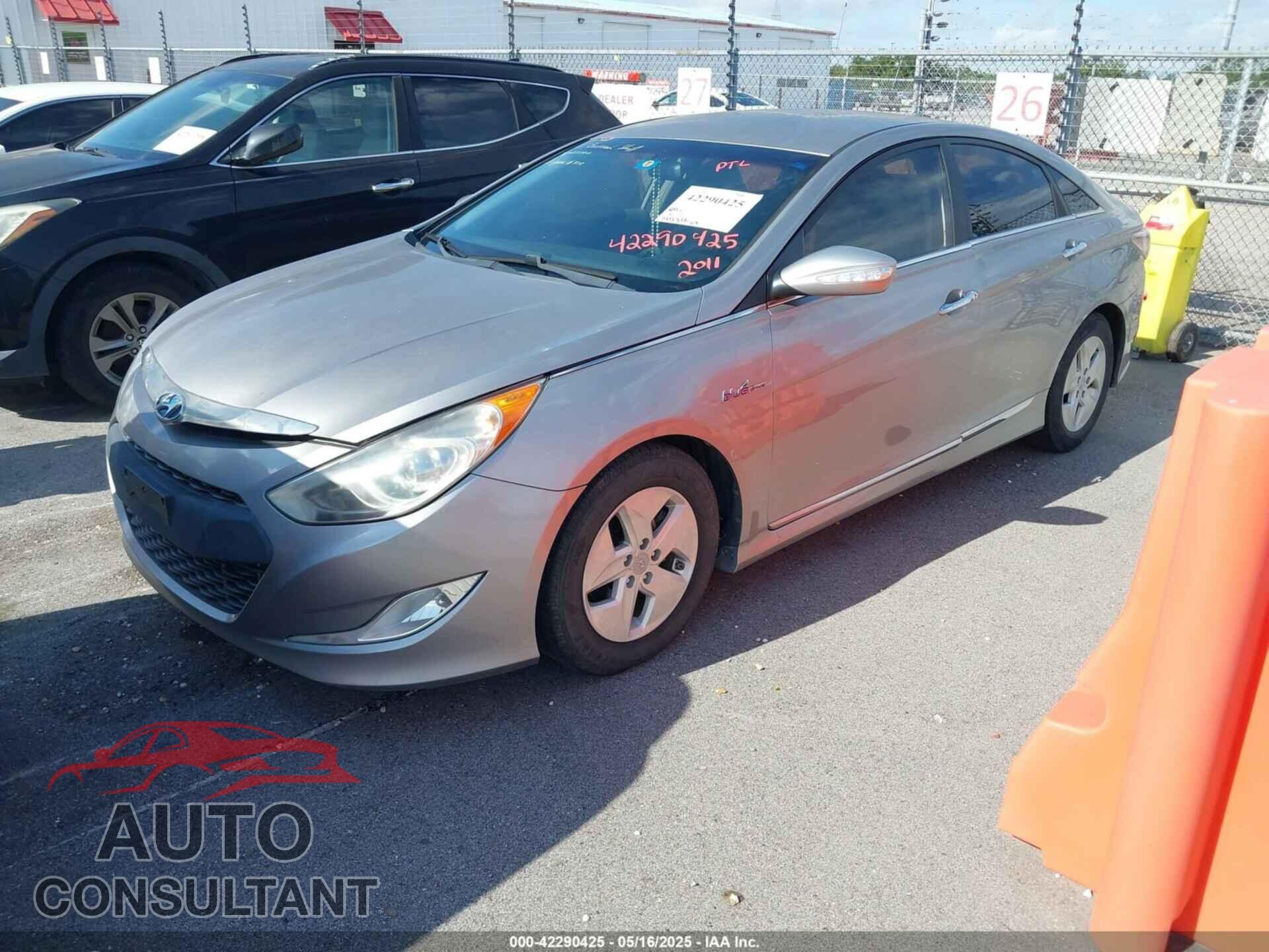 HYUNDAI SONATA 2011 - KMHEC4A46BA005847