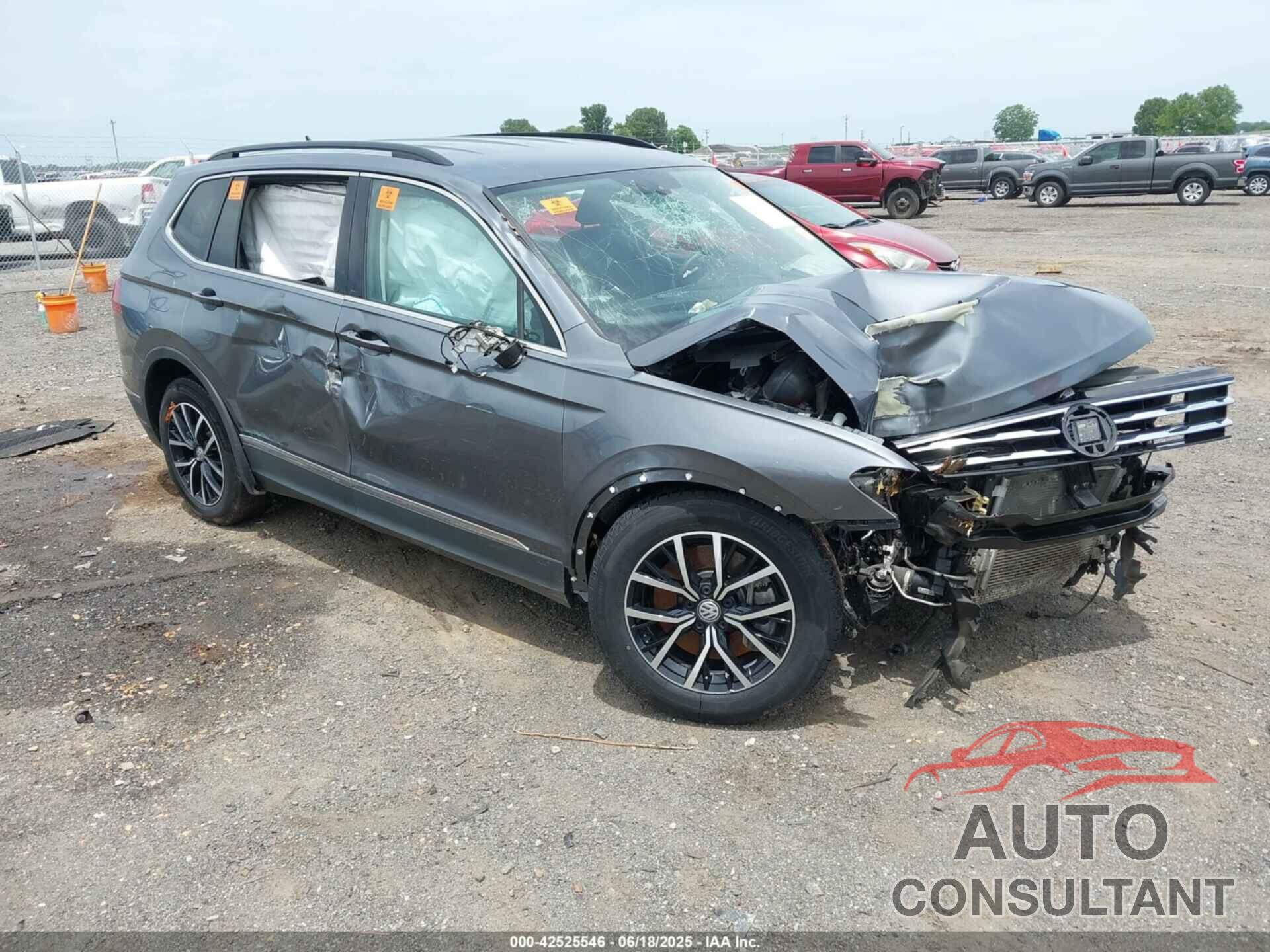 VOLKSWAGEN TIGUAN 2021 - 3VV3B7AX8MM159316