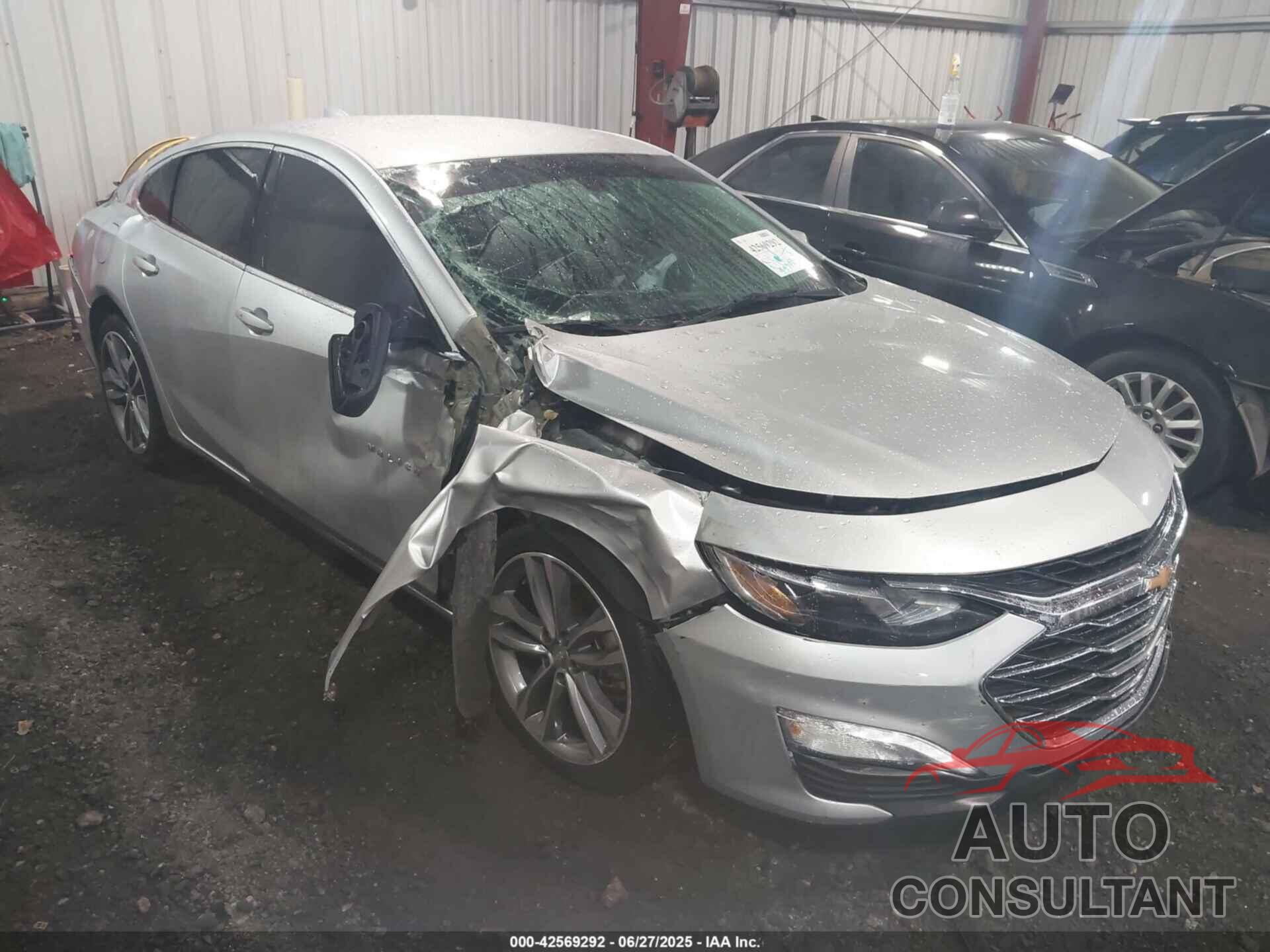 CHEVROLET MALIBU 2021 - 1G1ZD5ST6MF024573
