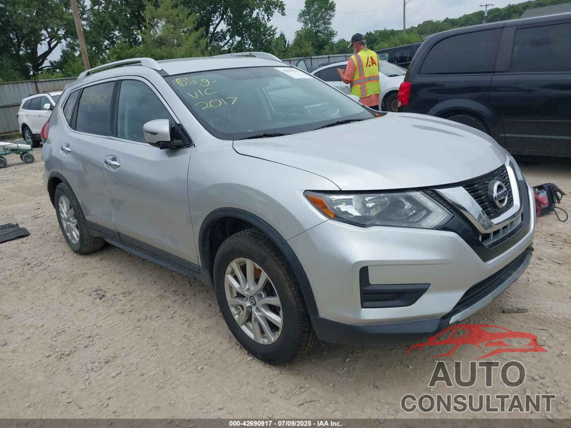 NISSAN ROGUE 2017 - KNMAT2MT2HP537967