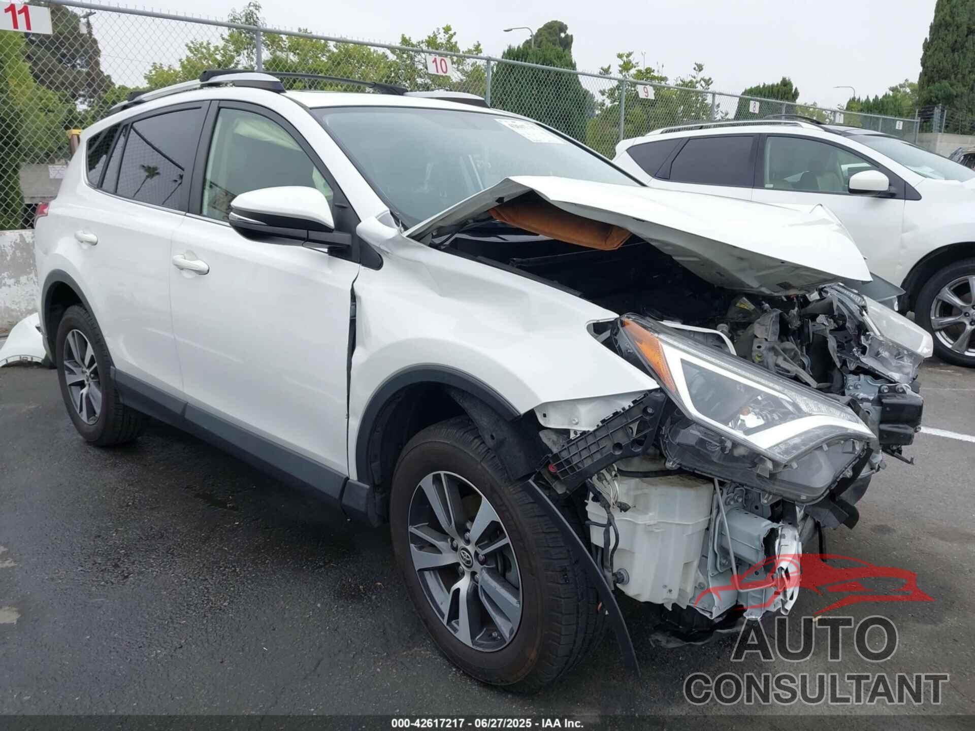 TOYOTA RAV4 2016 - JTMWFREV2GJ092895