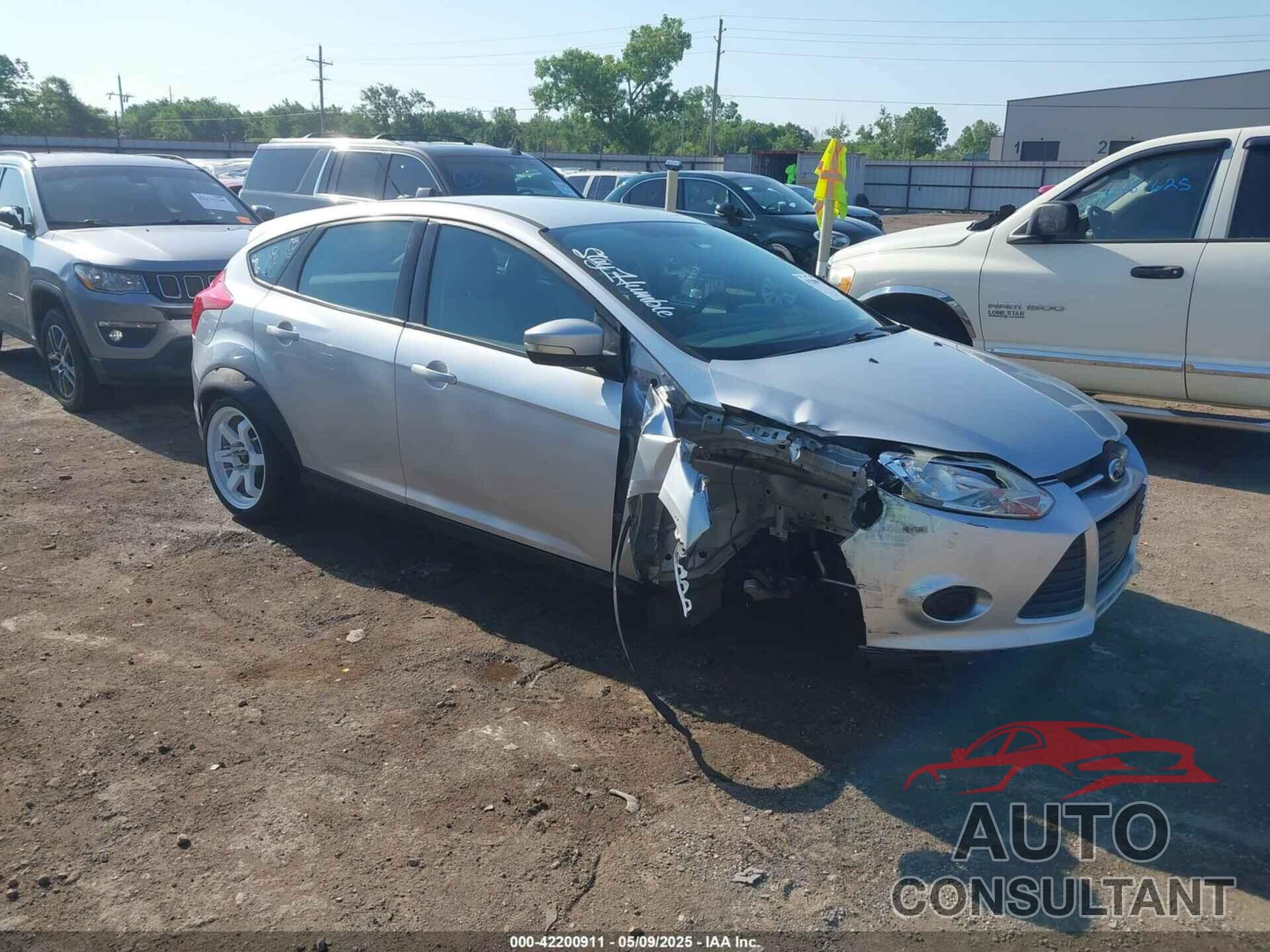 FORD FOCUS 2014 - 1FADP3K2XEL283869