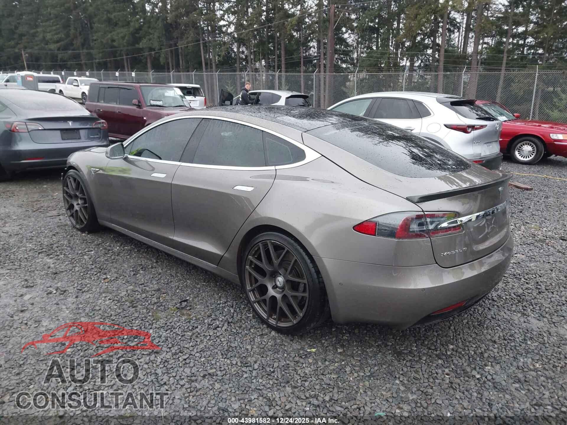 TESLA MODEL S 2016 - 5YJSA1E22GF144456
