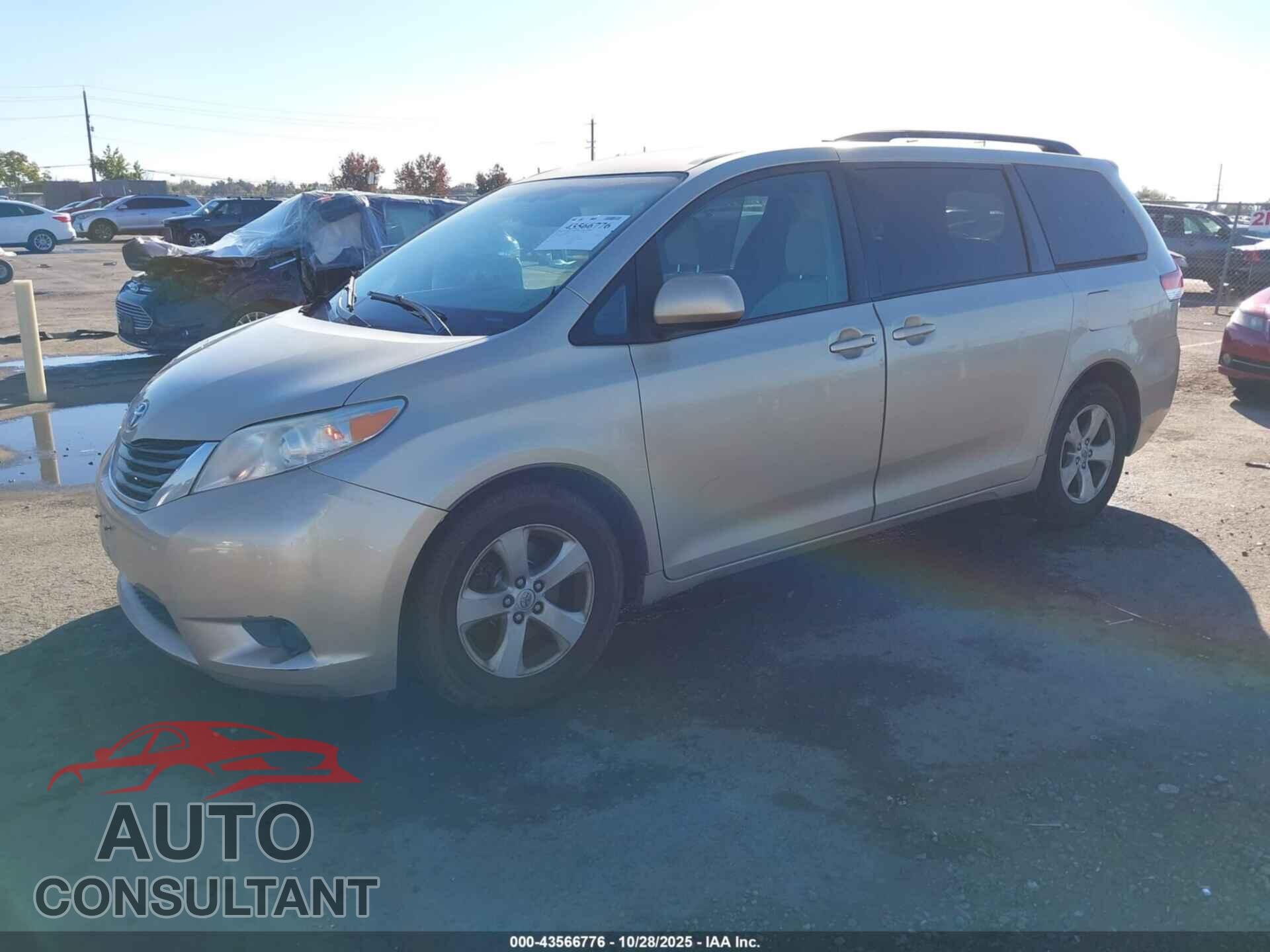 TOYOTA SIENNA 2013 - 5TDKK3DC8DS351024