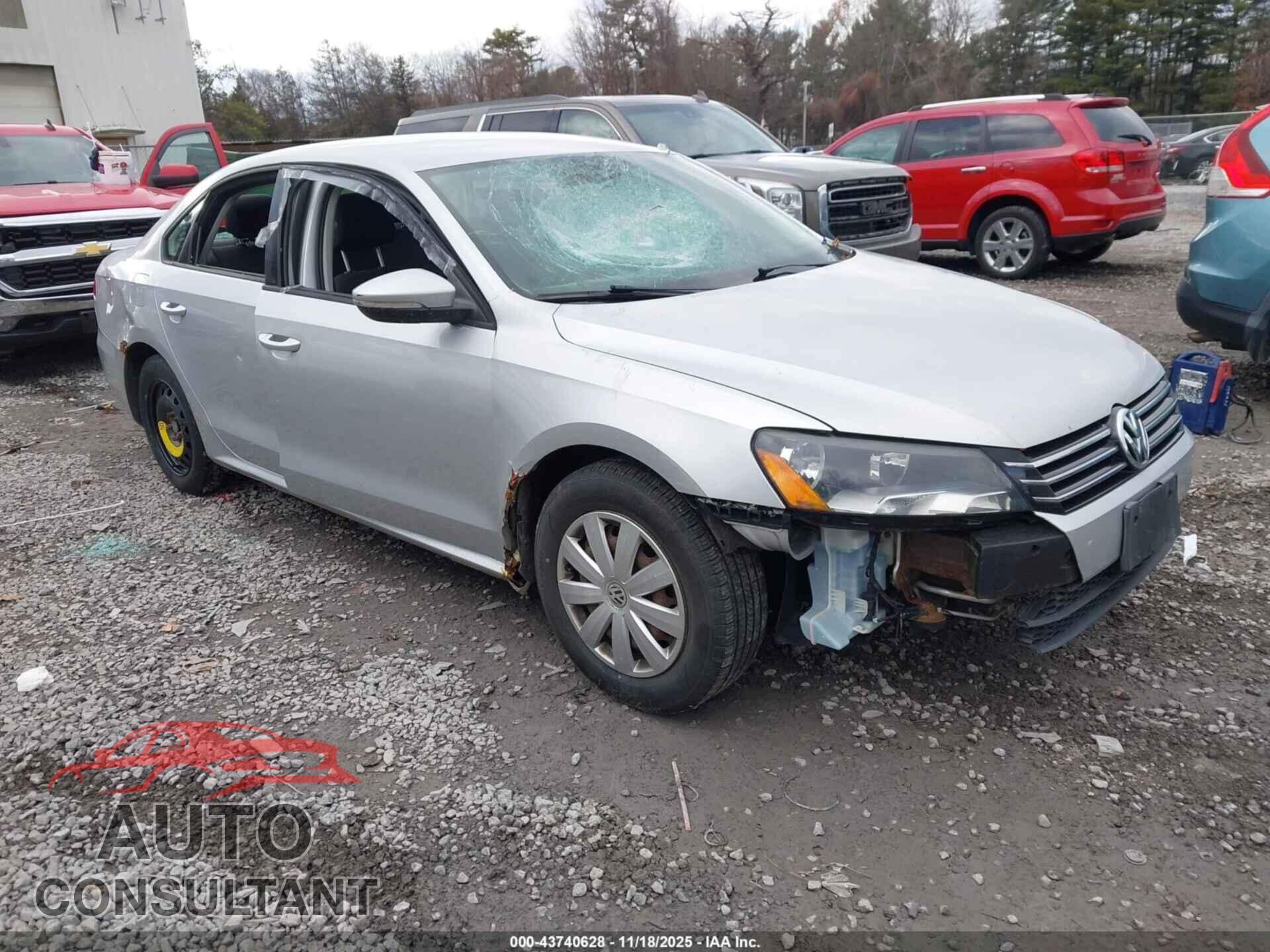 VOLKSWAGEN PASSAT 2012 - 1VWAP7A35CC062544