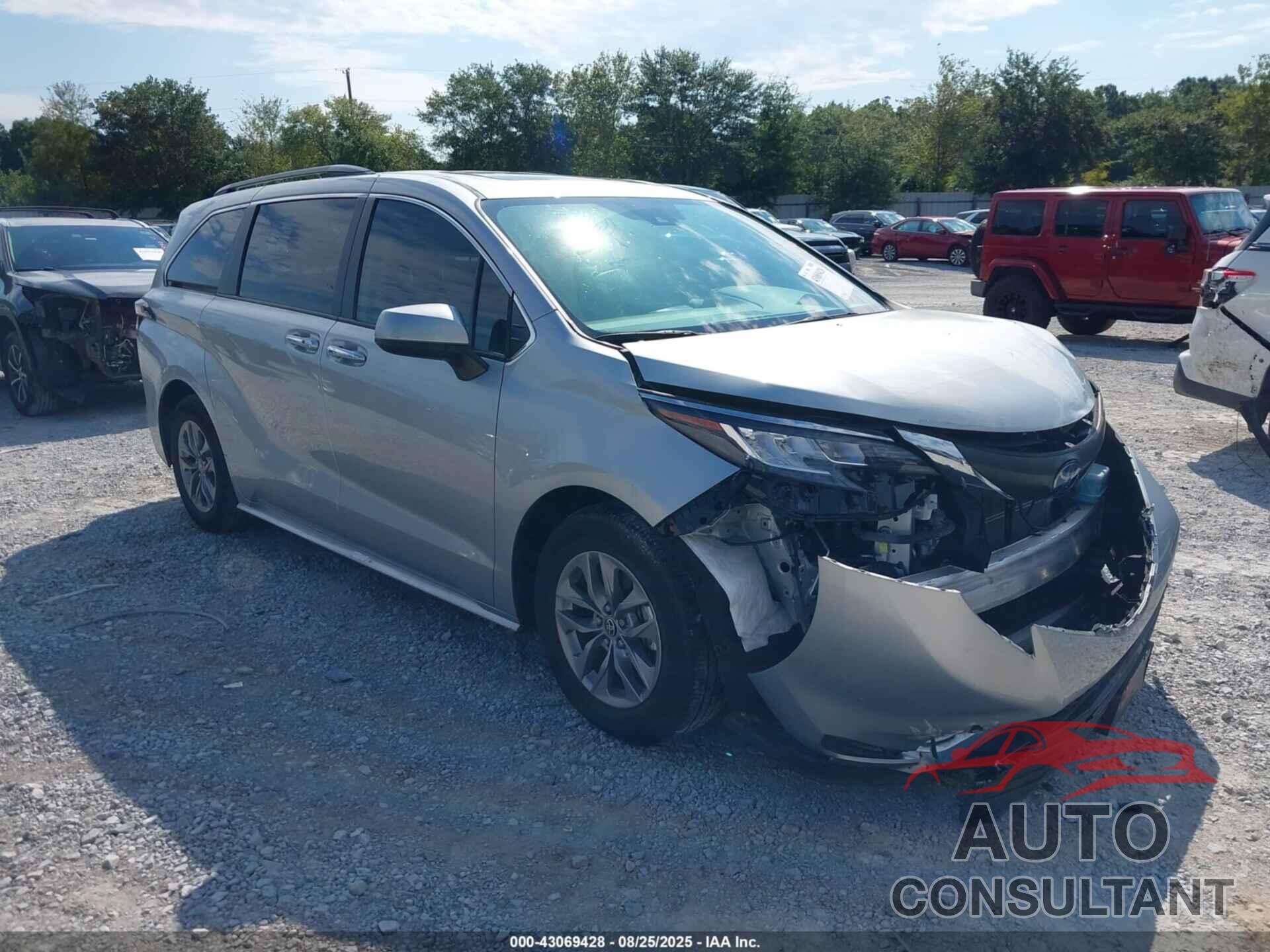 TOYOTA SIENNA 2022 - 5TDJRKEC9NS127830
