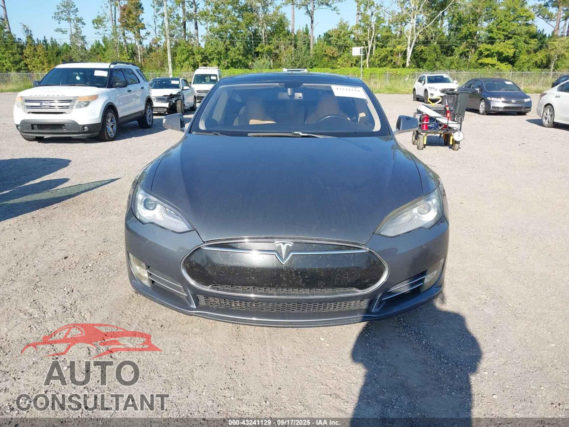 TESLA MODEL S 2013 - 5YJSA1DN9DFP25296