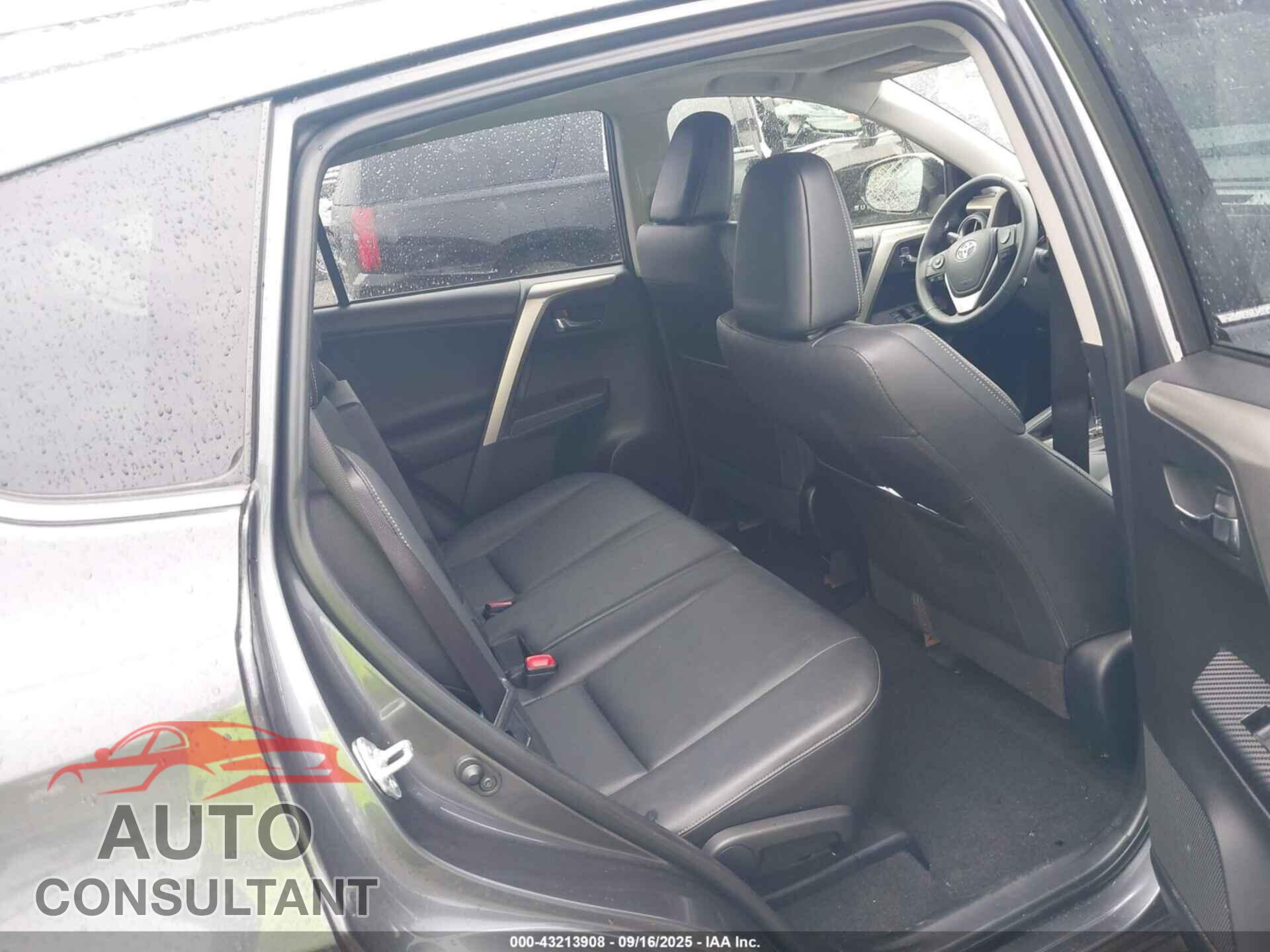 TOYOTA RAV4 2015 - JTMDFREV2FD166322