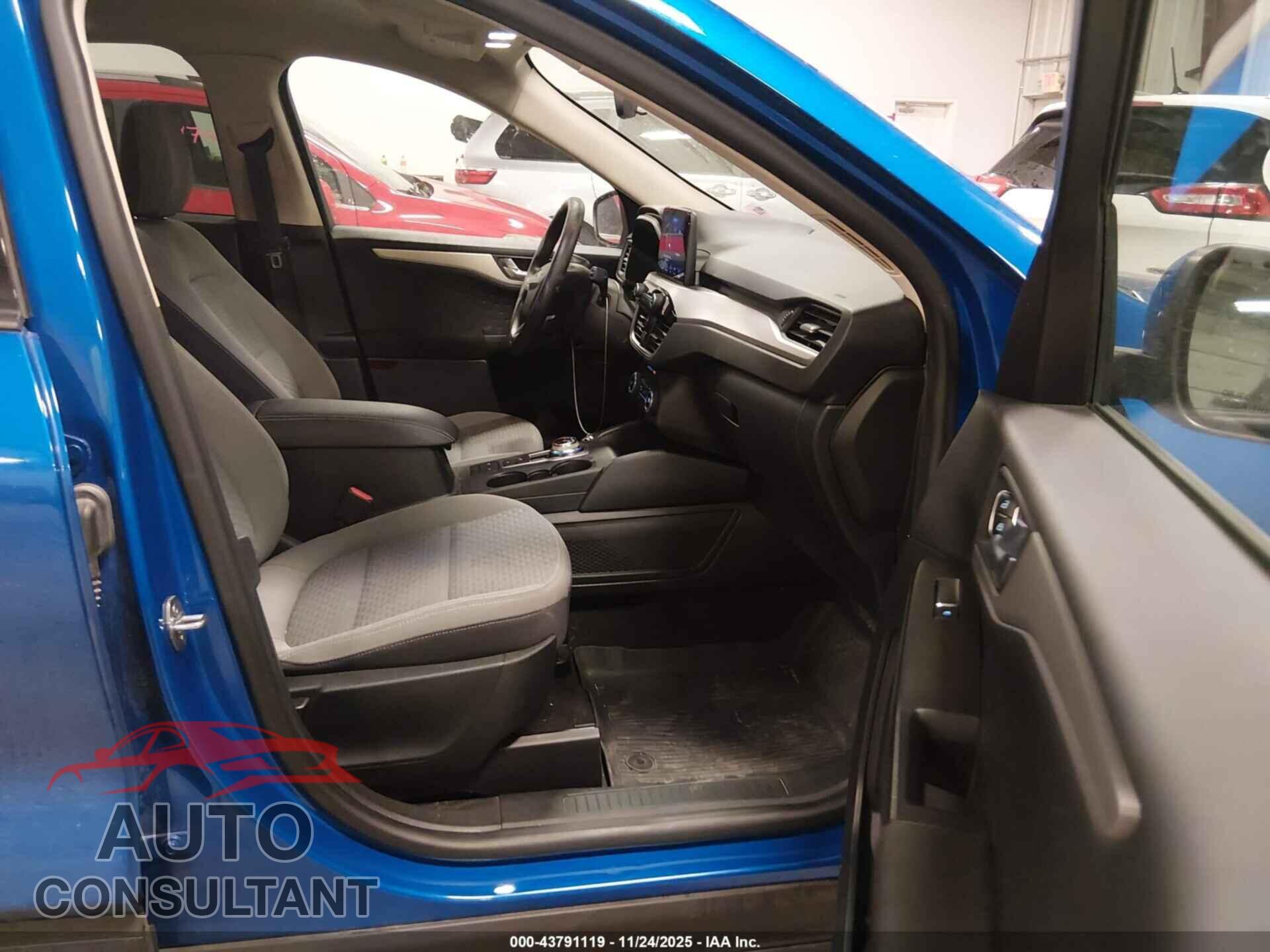 FORD ESCAPE 2020 - 1FMCU0G69LUA92102