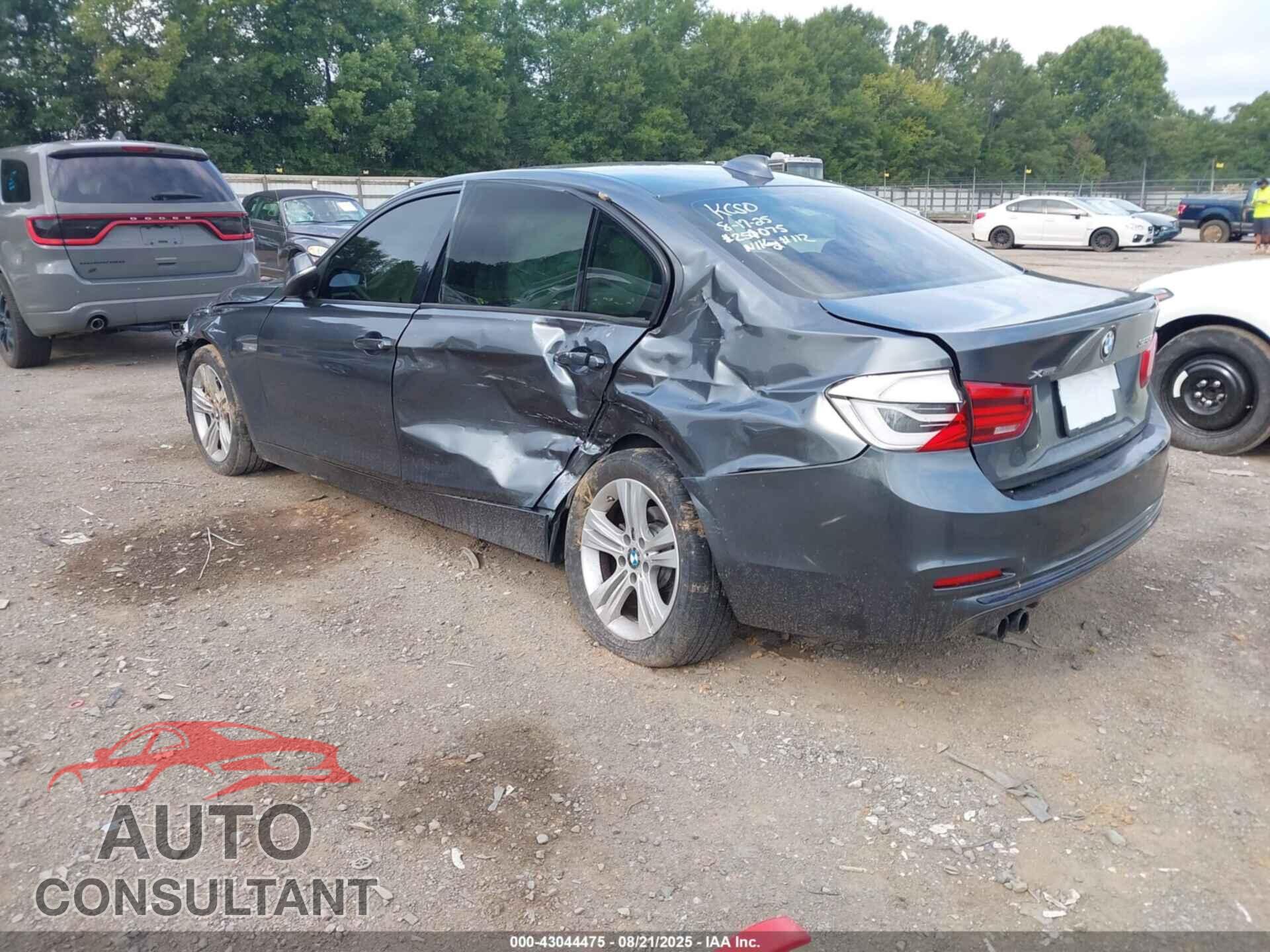 BMW 328I 2016 - WBA8E3G52GNU02684