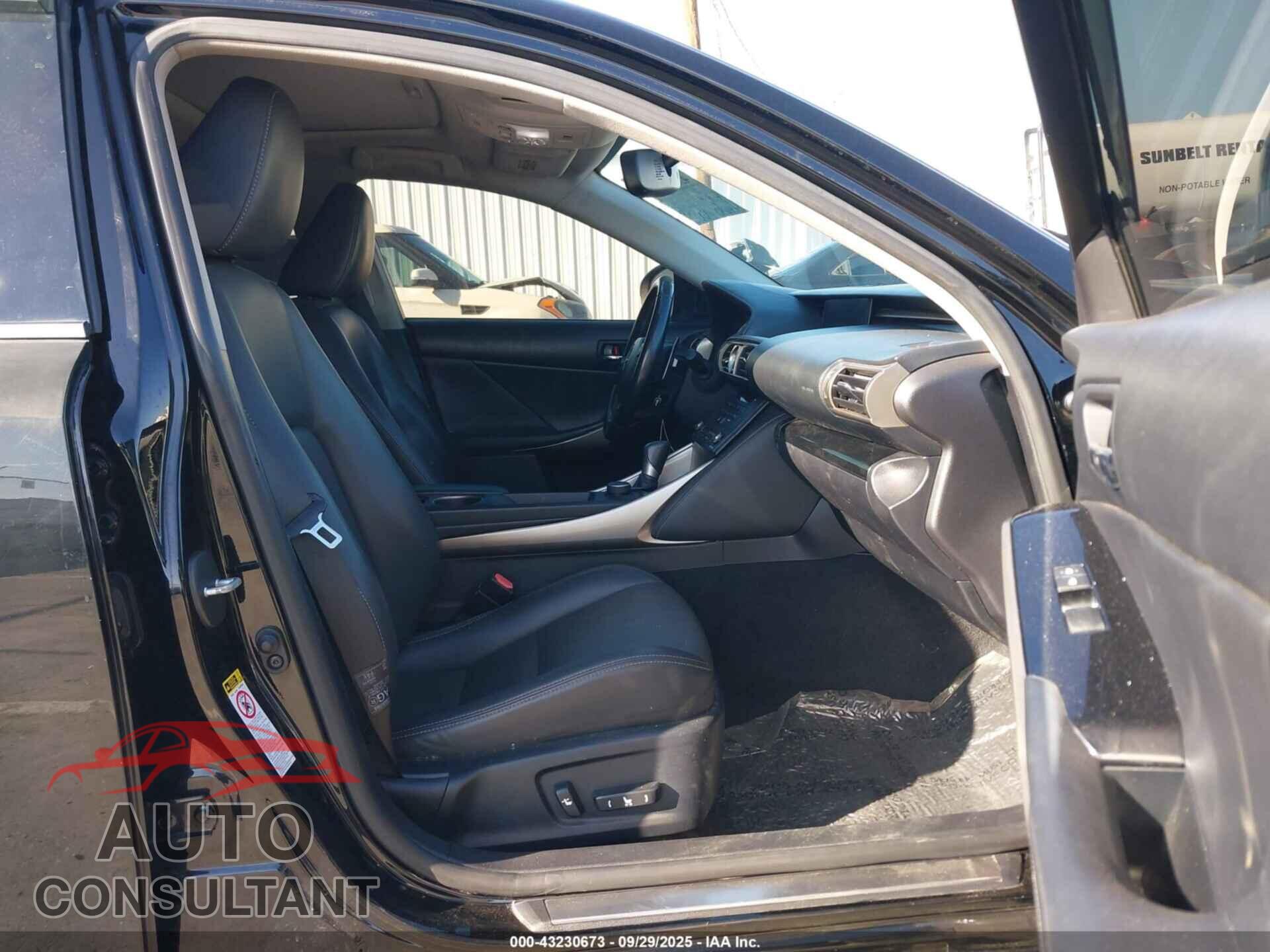 LEXUS IS 250 2015 - JTHBF1D28F5060496